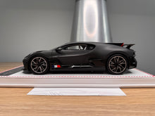 Load image into Gallery viewer, Bugatti Divo - black carbon (matte) - 1:18
