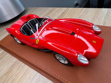 Load image into Gallery viewer, Ferrari 250 Testarossa 1957 - red - 1:18
