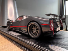 Load image into Gallery viewer, Pagani Zonda F - gloss carbon black OPEN PARTS - 1:18
