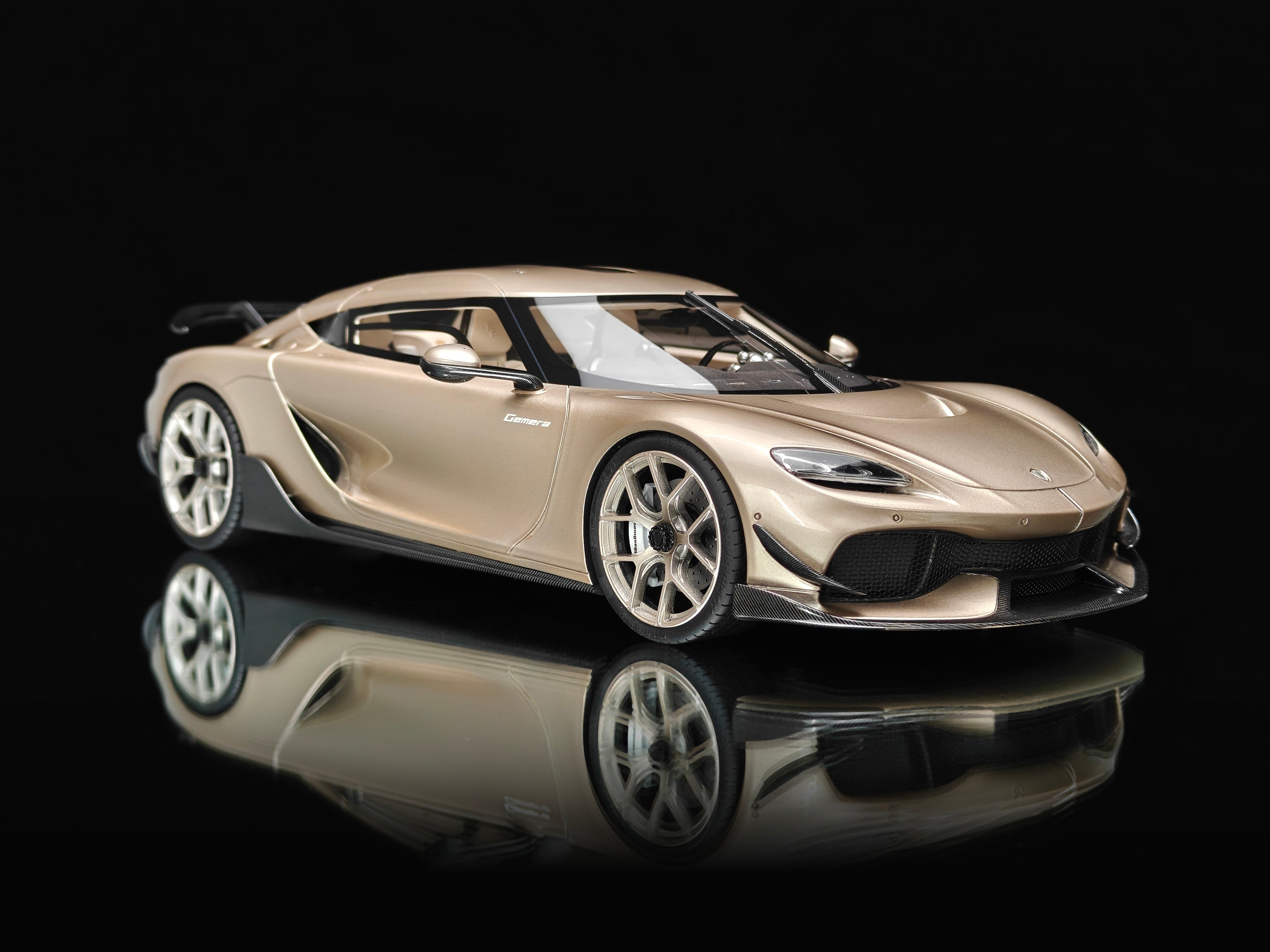 Koenigsegg Gemera PMC Special Project - Champagne Gold - 1:18