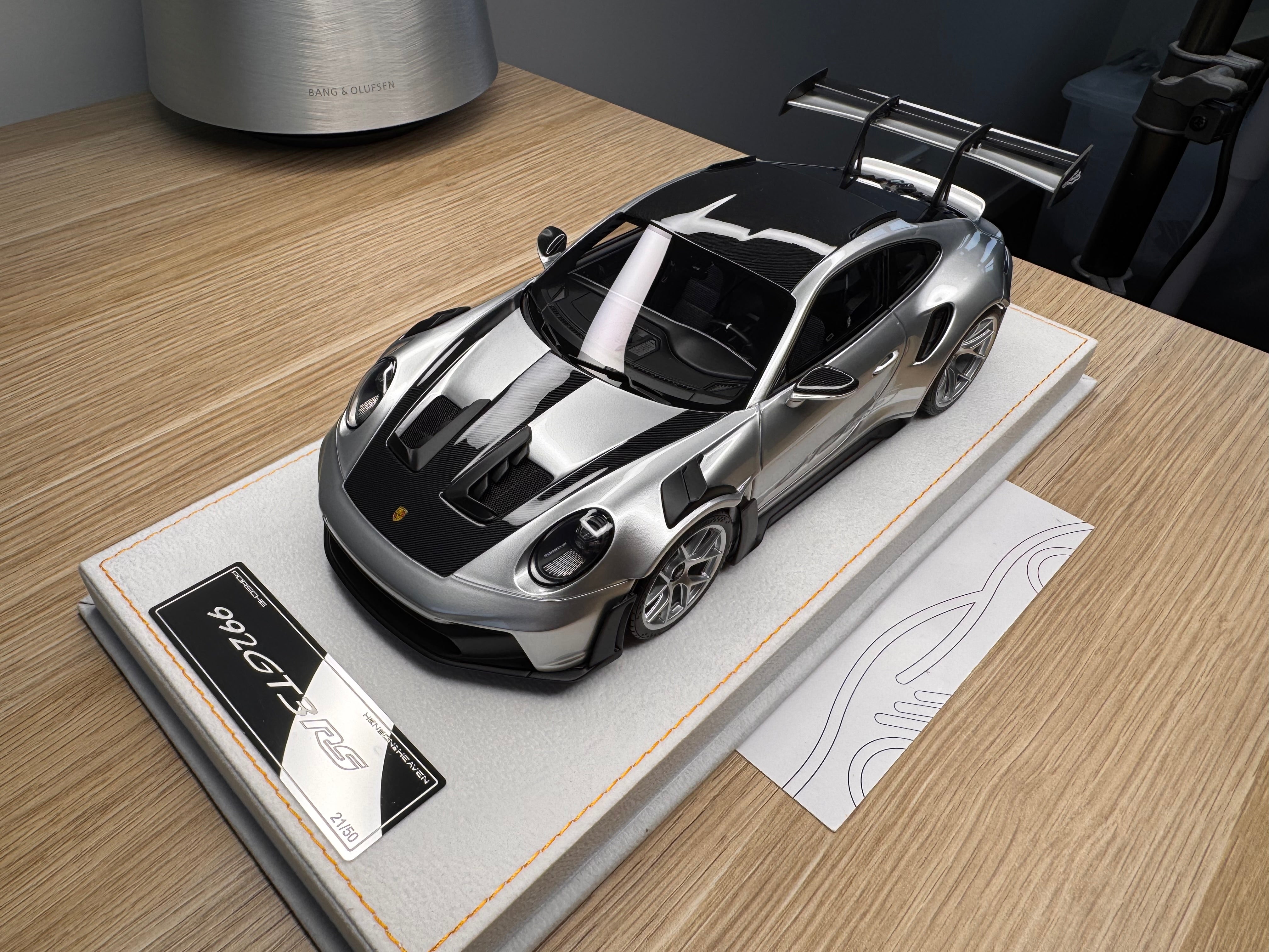 Porsche 911 992 GT3RS - GT Silver - 1:18