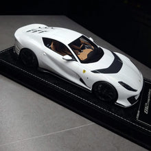 Load image into Gallery viewer, Ferrari 812 Competizione - Arcobaleno Lucido - 1:18
