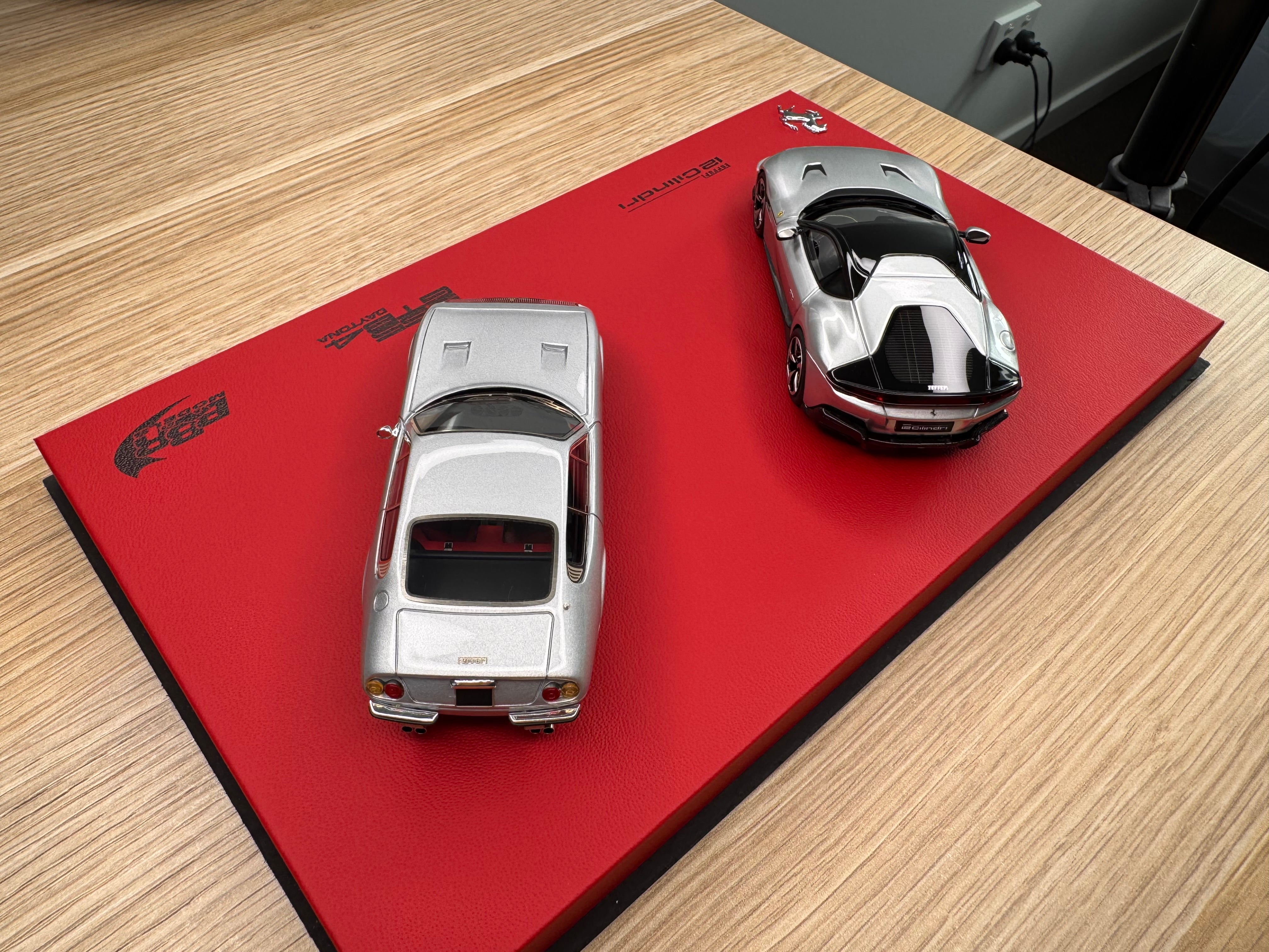Ferrari 12Cilindri Coupe and Ferrari 365 GTB/4 Daytona - Nurburgring Silver - 1:18