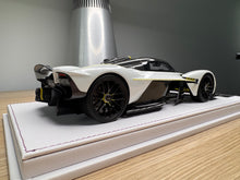 Load image into Gallery viewer, Aston Martin Valkyrie PMC Special Project - pearl white - 1:18
