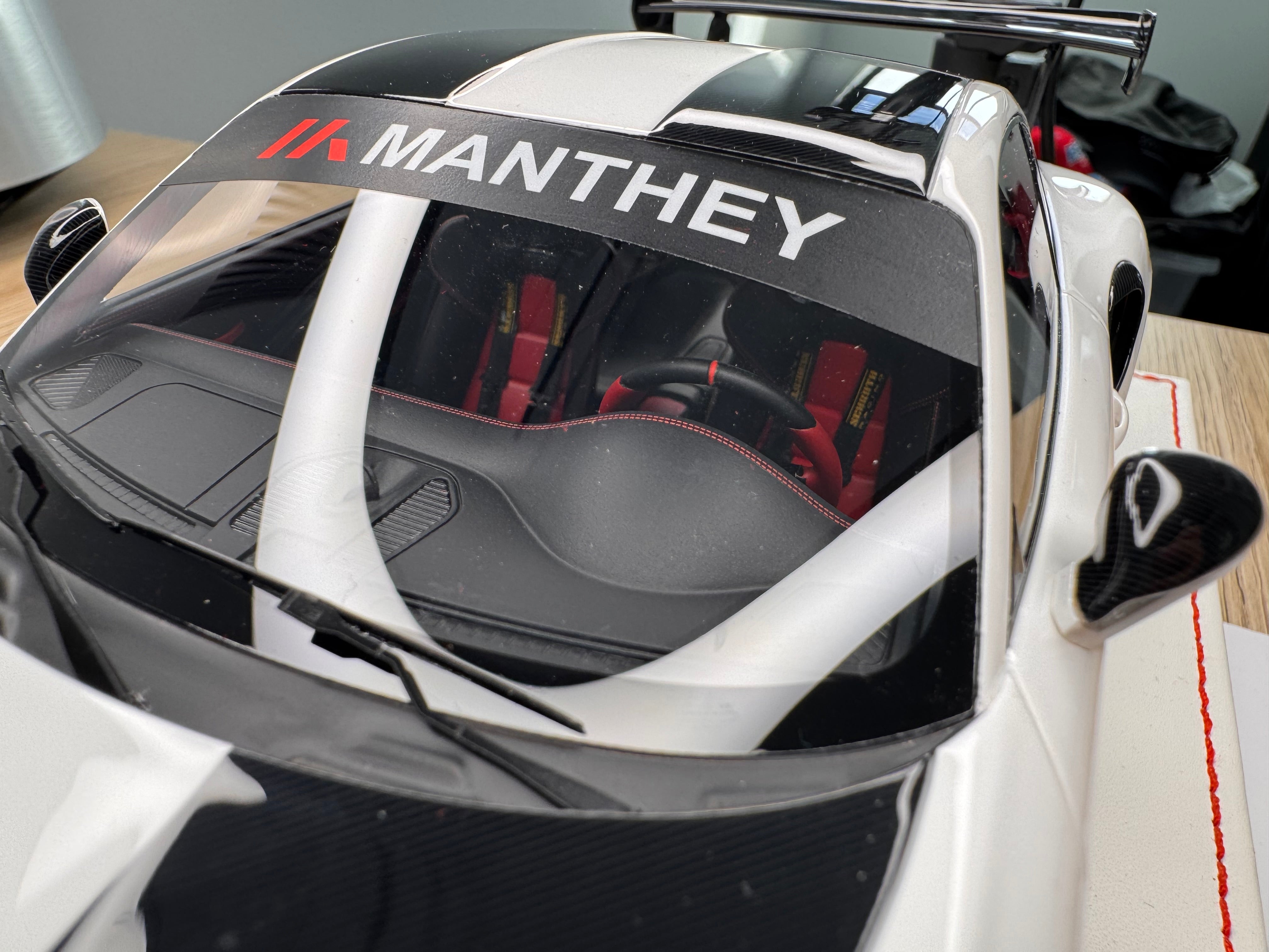 Porsche 911 GT2RSMR - White - 1:18