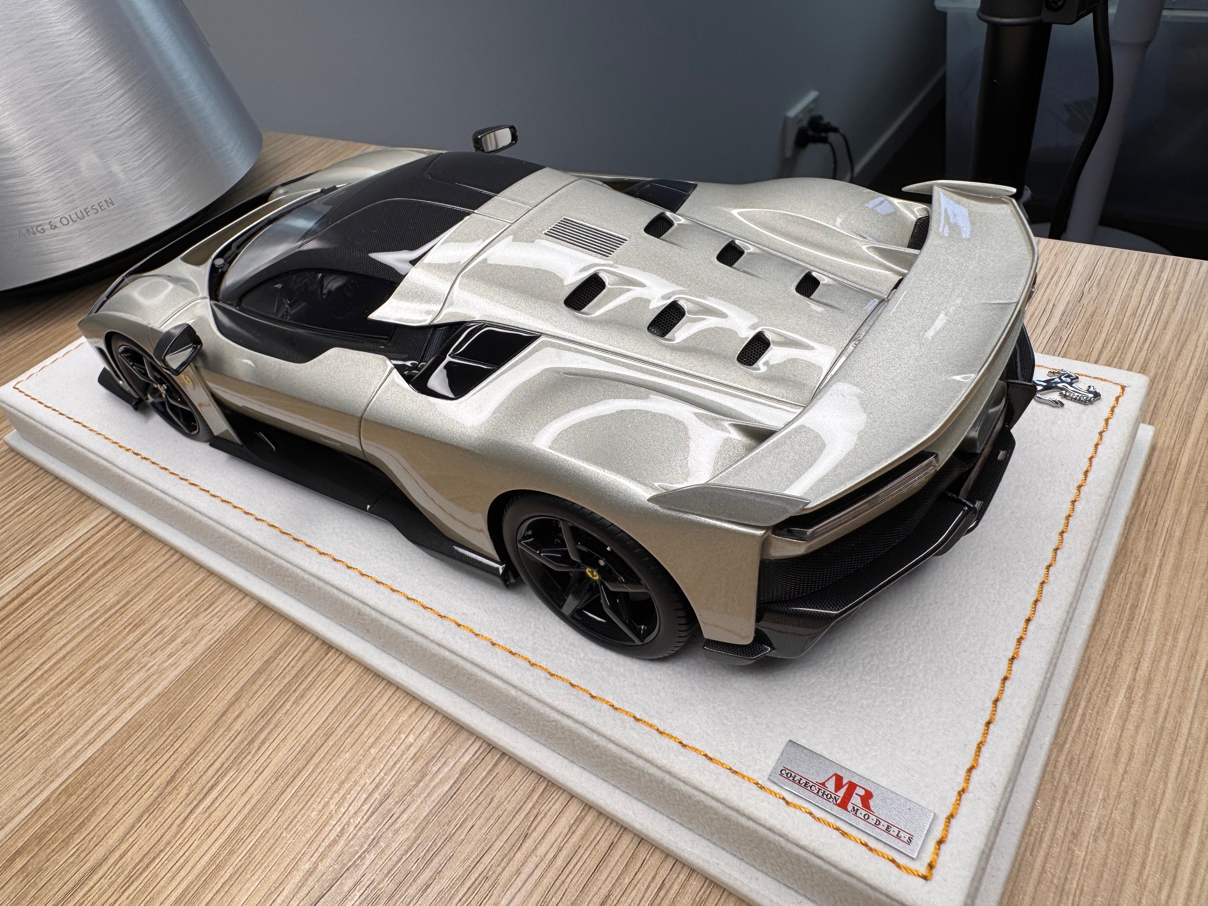Ferrari F80 - Alluminio Lucido LE49 - 1:18