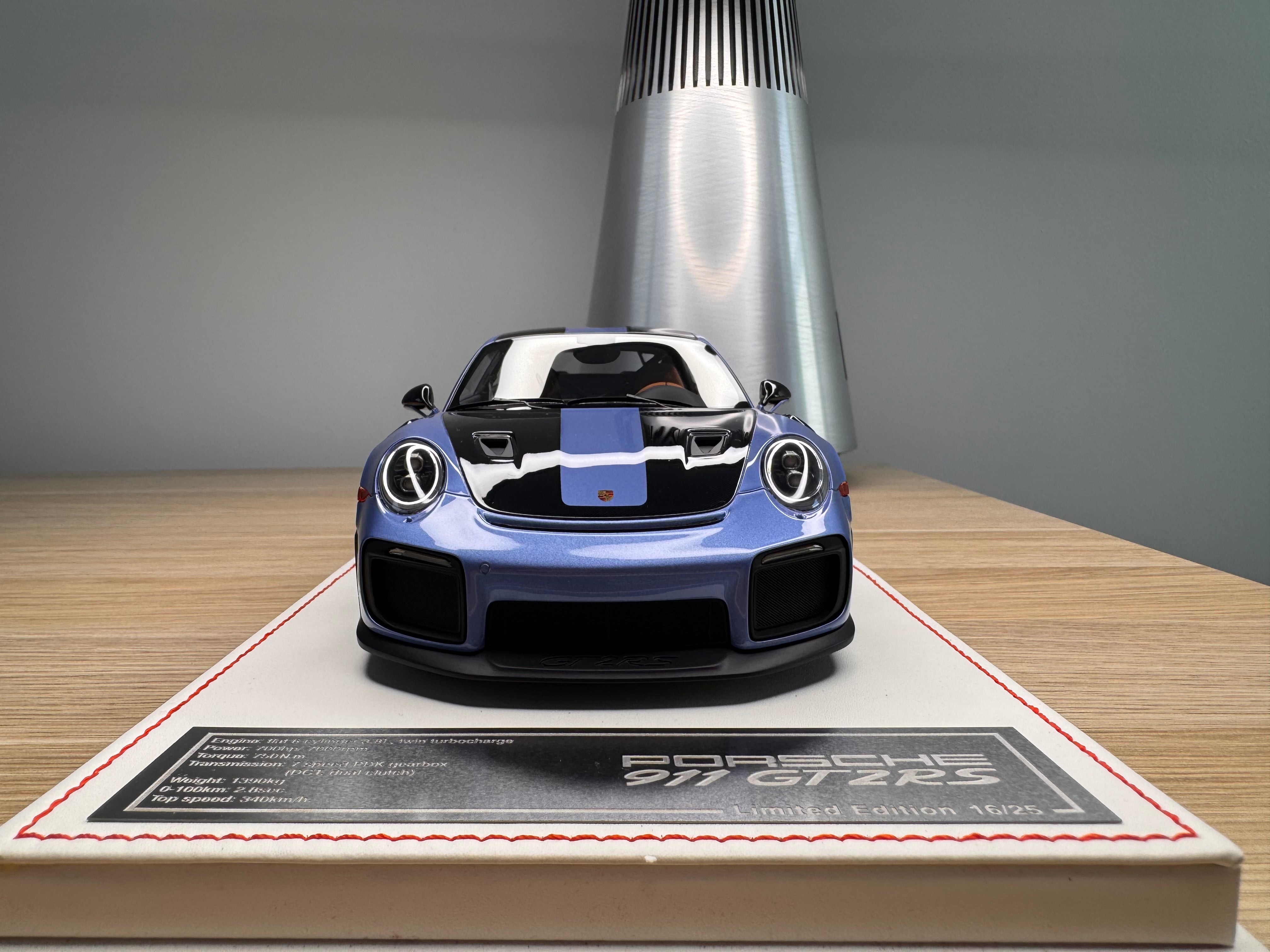 Porsche 911 GT2RS - PTS Gemini Metallic on white leather base - 1:18