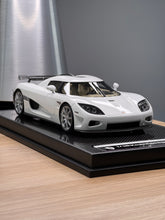 Load image into Gallery viewer, Koenigsegg CCXR - Pearl White - 1:18
