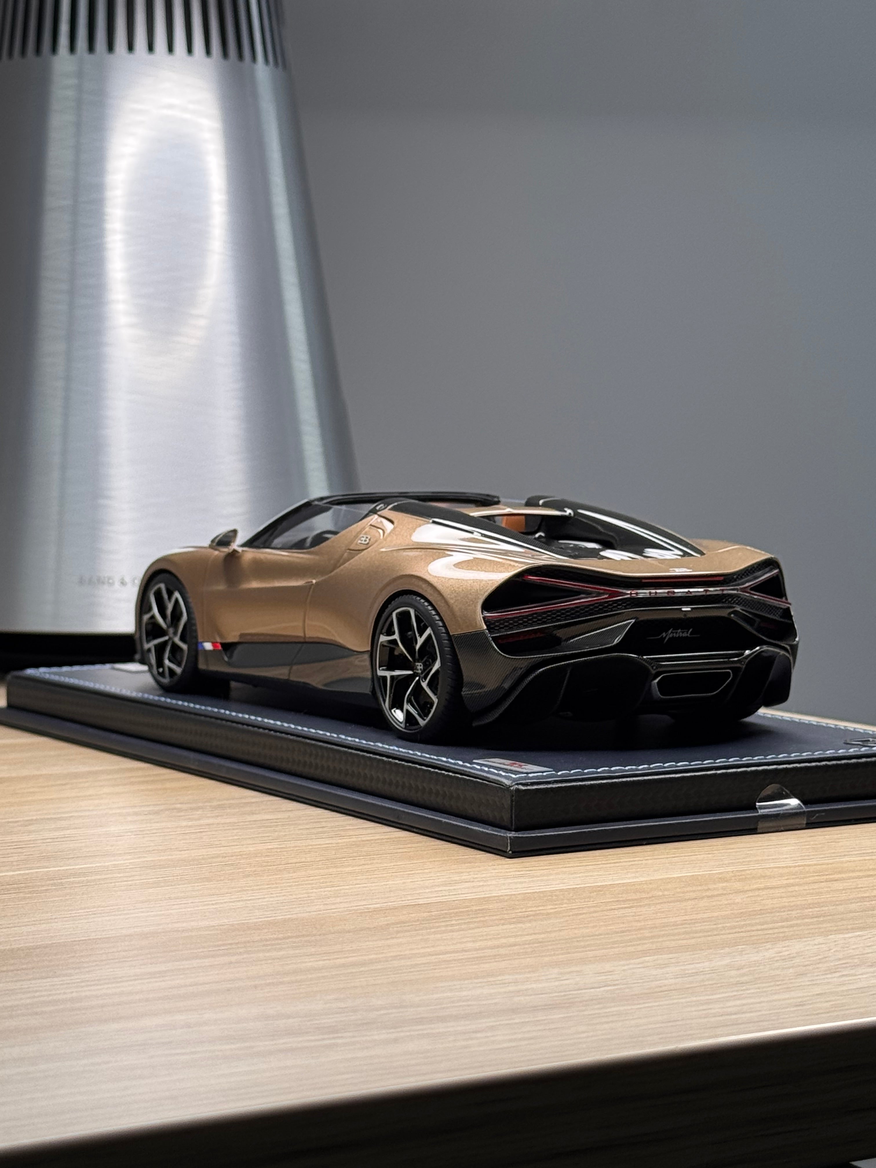 Bugatti Mistral - Dore gold - 1:18