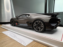 Load image into Gallery viewer, Bugatti Divo - titanium silver / Blancpain (matte) - 1:18
