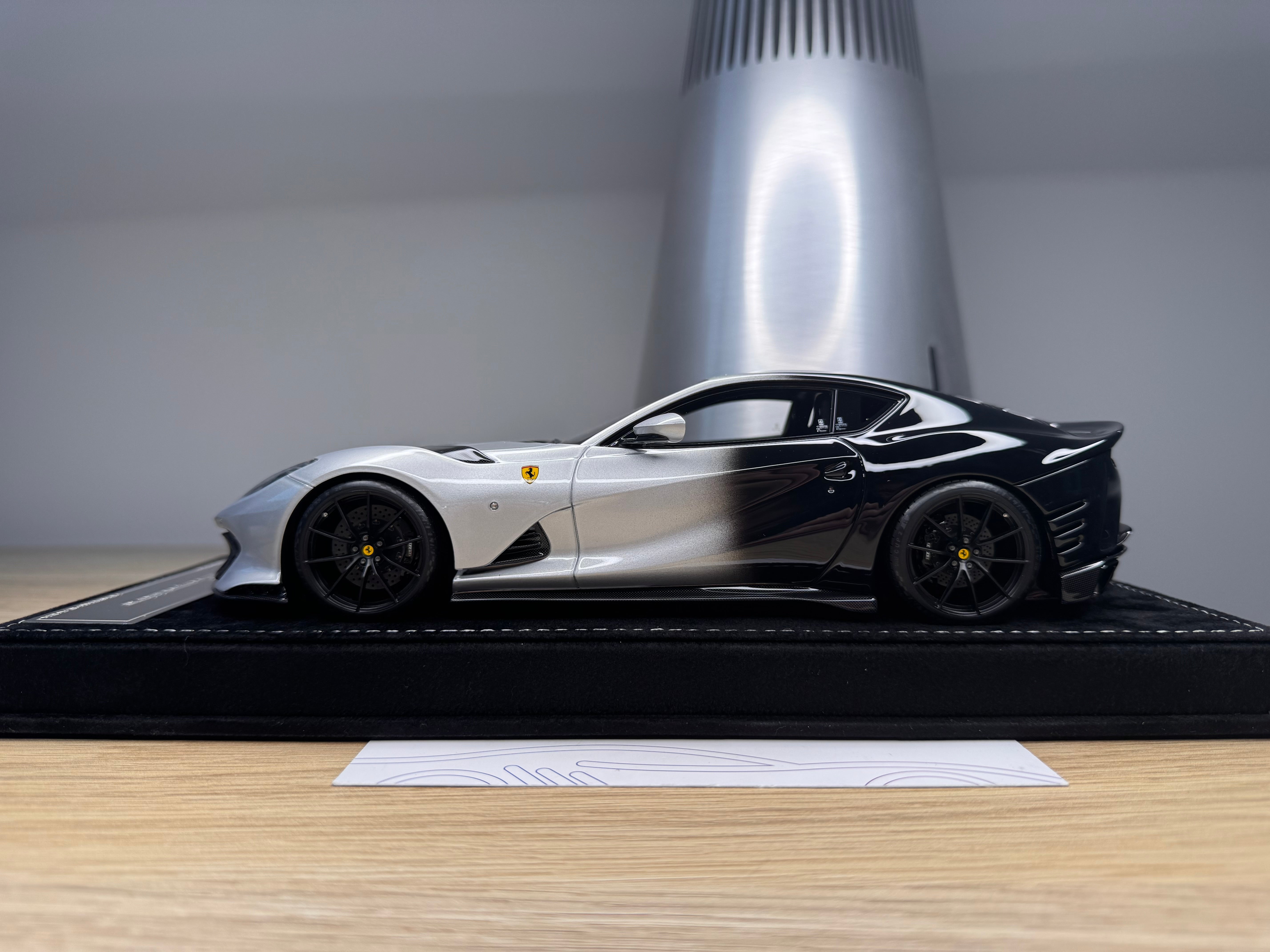 Ferrari 812 Competizione - Grigio Titanio & Nero Daytona - 1:18