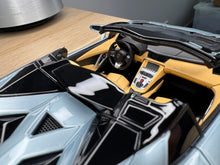 Load image into Gallery viewer, Lamborghini Aventador LP700-4 Roadster - Azzurro Thethis - 1:18
