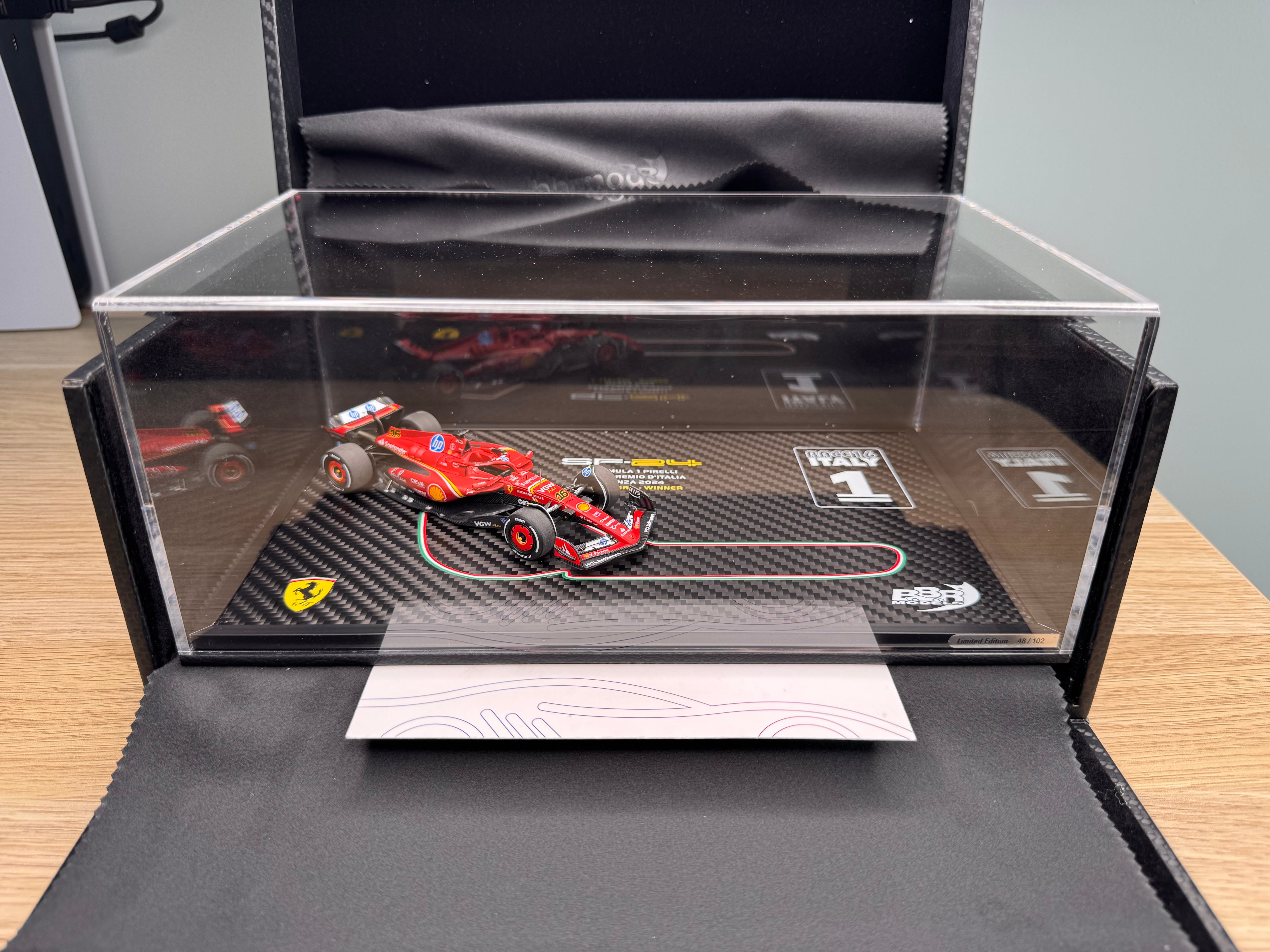 Ferrari SF24 Monza GP 2024 Special carbon box - Leclerc Winner - 1:43