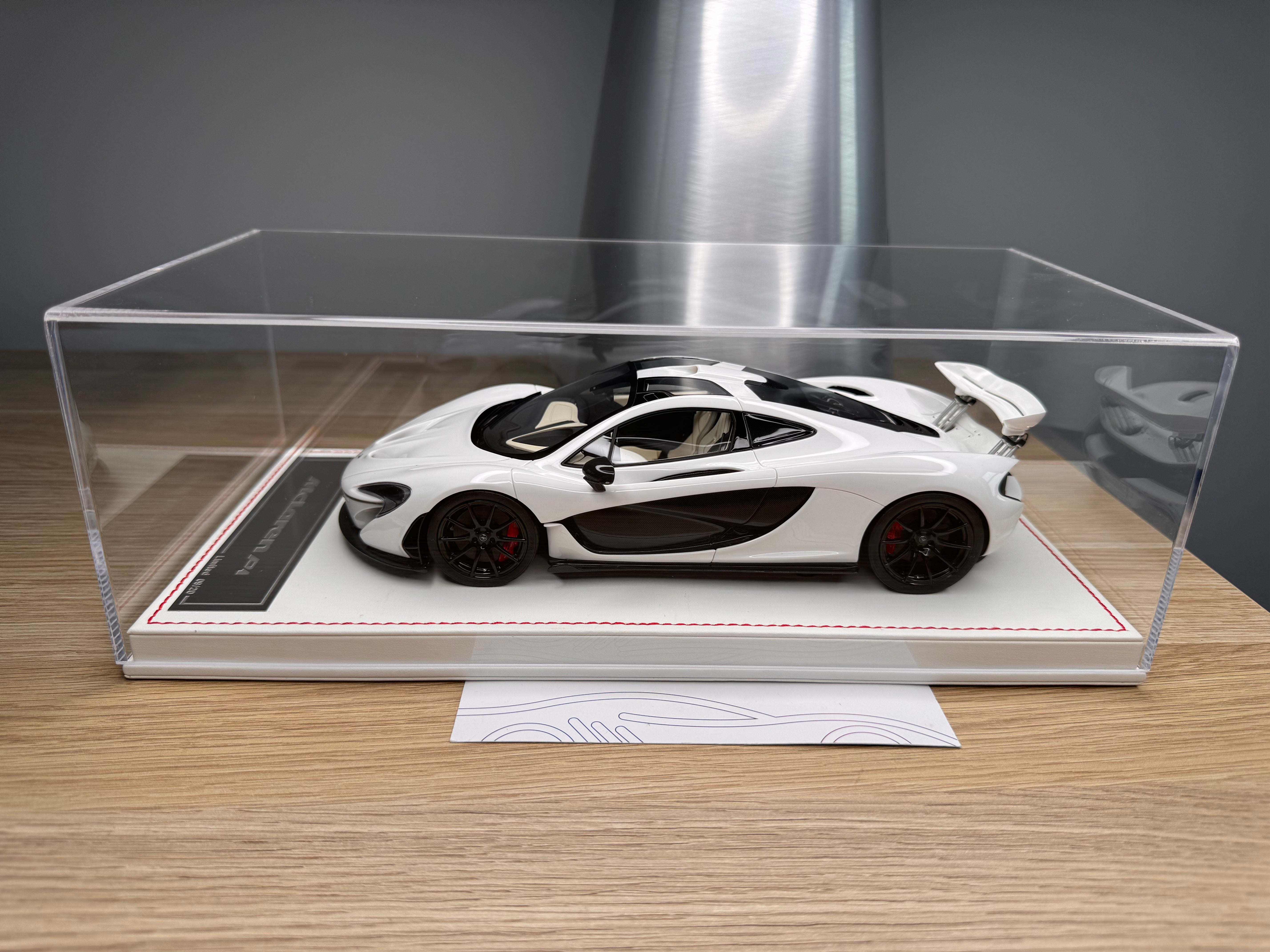 McLaren P1 - Silica White / Black - 1:18
