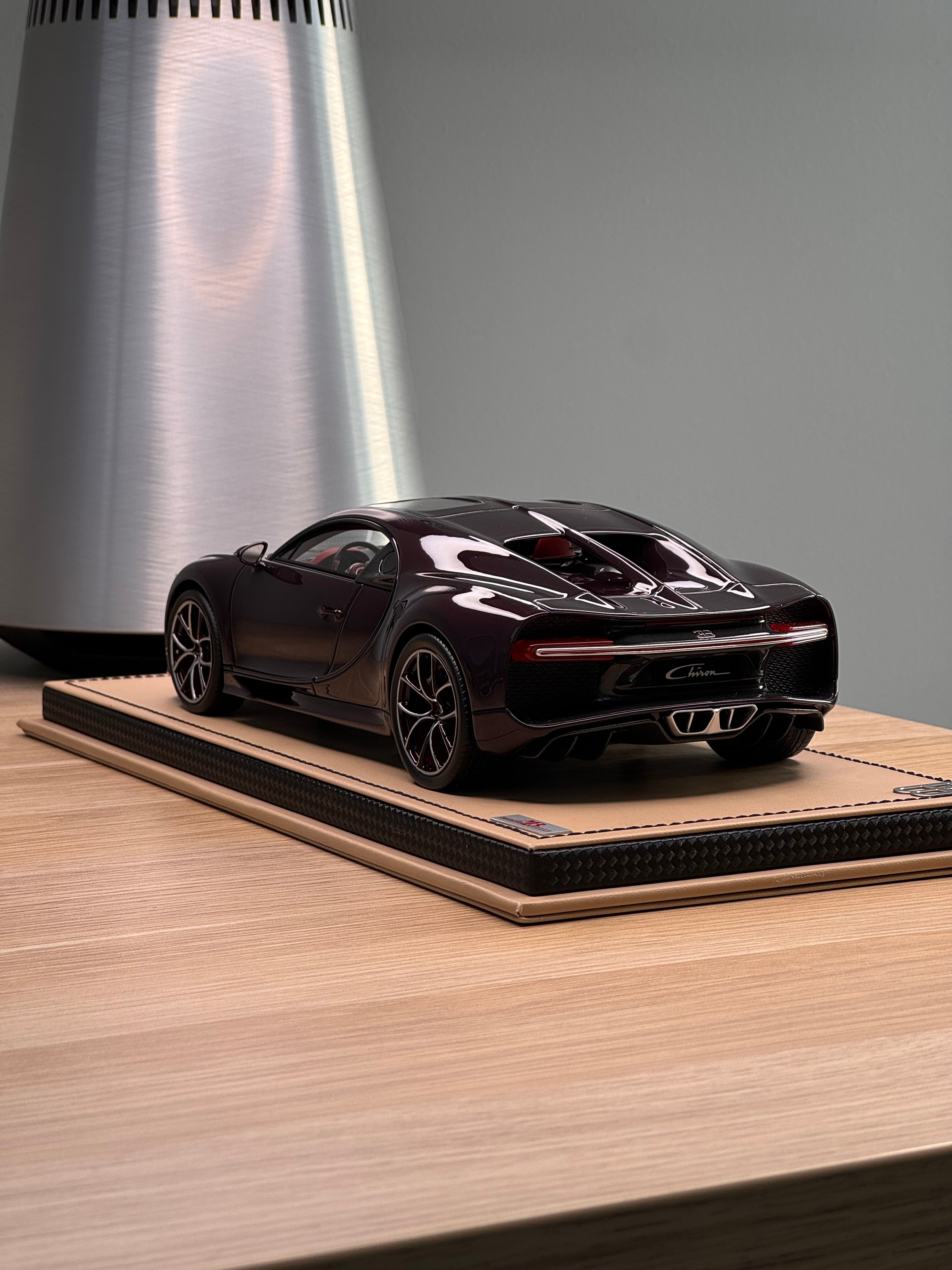 Bugatti Chiron Sky View - Red Carbon / Black - 1:18
