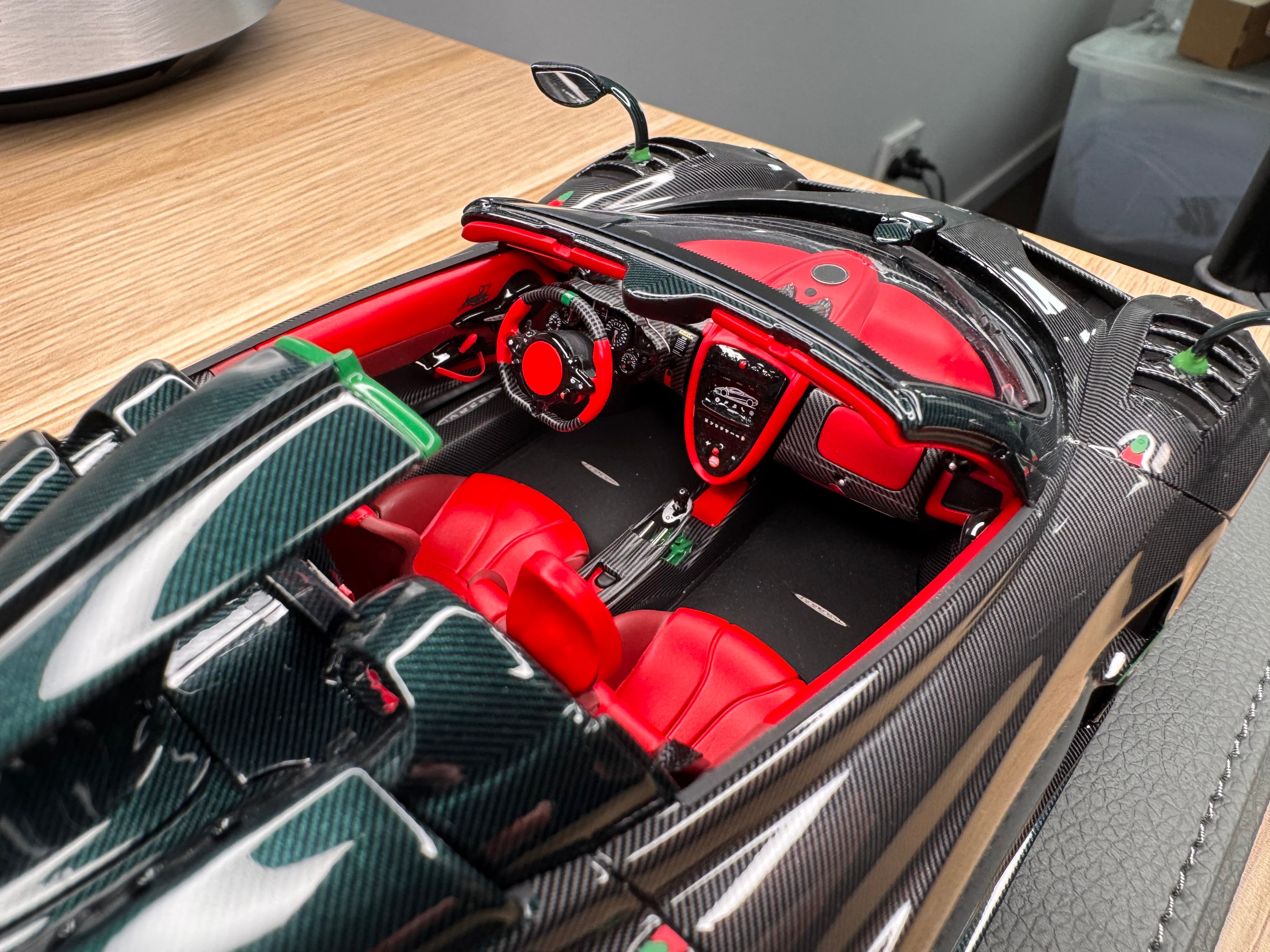 Pagani Imola Roadster - Gloss Carbon - 1:18