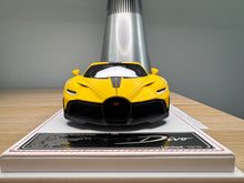 Load image into Gallery viewer, Bugatti Divo - Jaune Molsheim (matte) - 1:18
