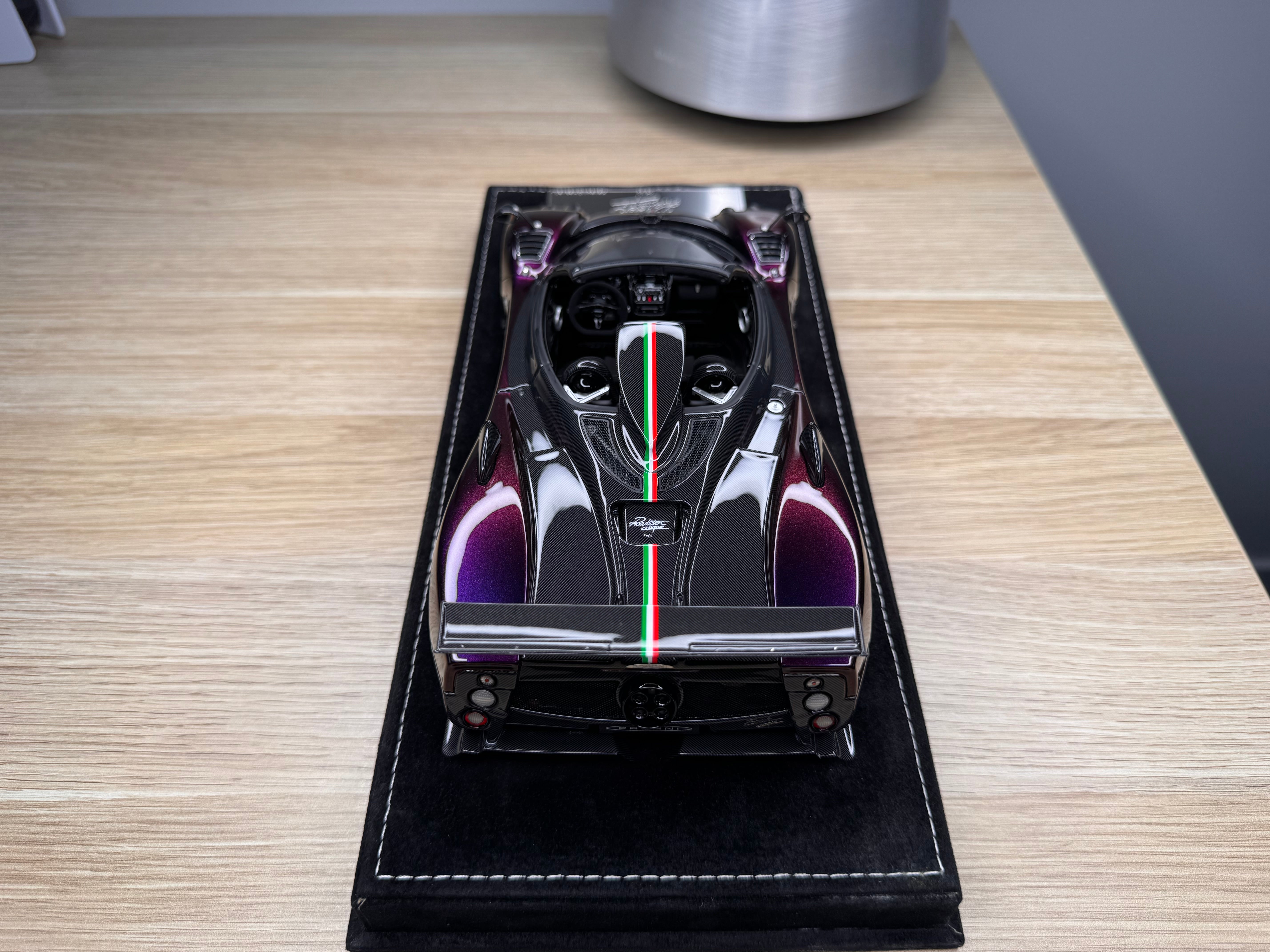 Pagani Zonda Cinque Roadster - Chameleon Purple / Carbon - 1:18