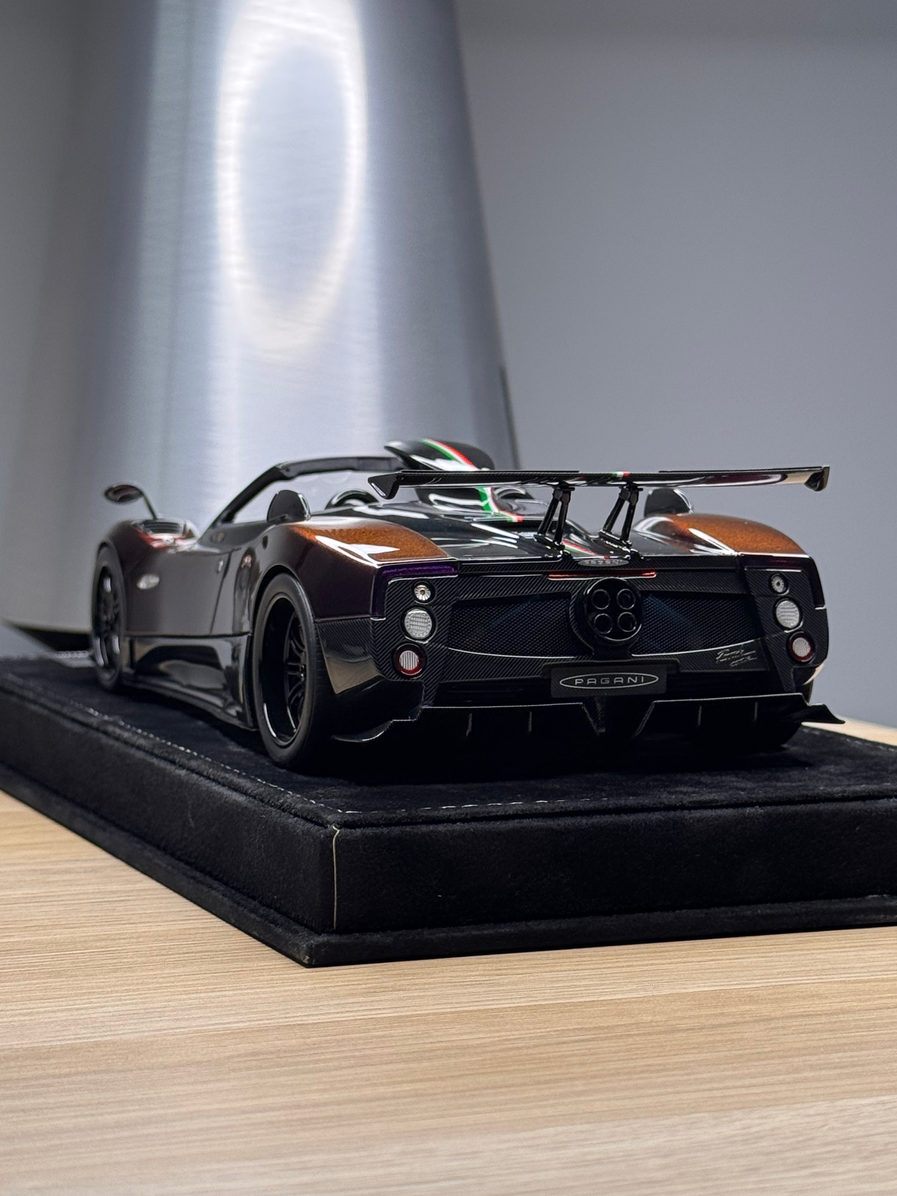 Pagani Zonda Cinque Roadster - Chameleon Purple / Carbon - 1:18