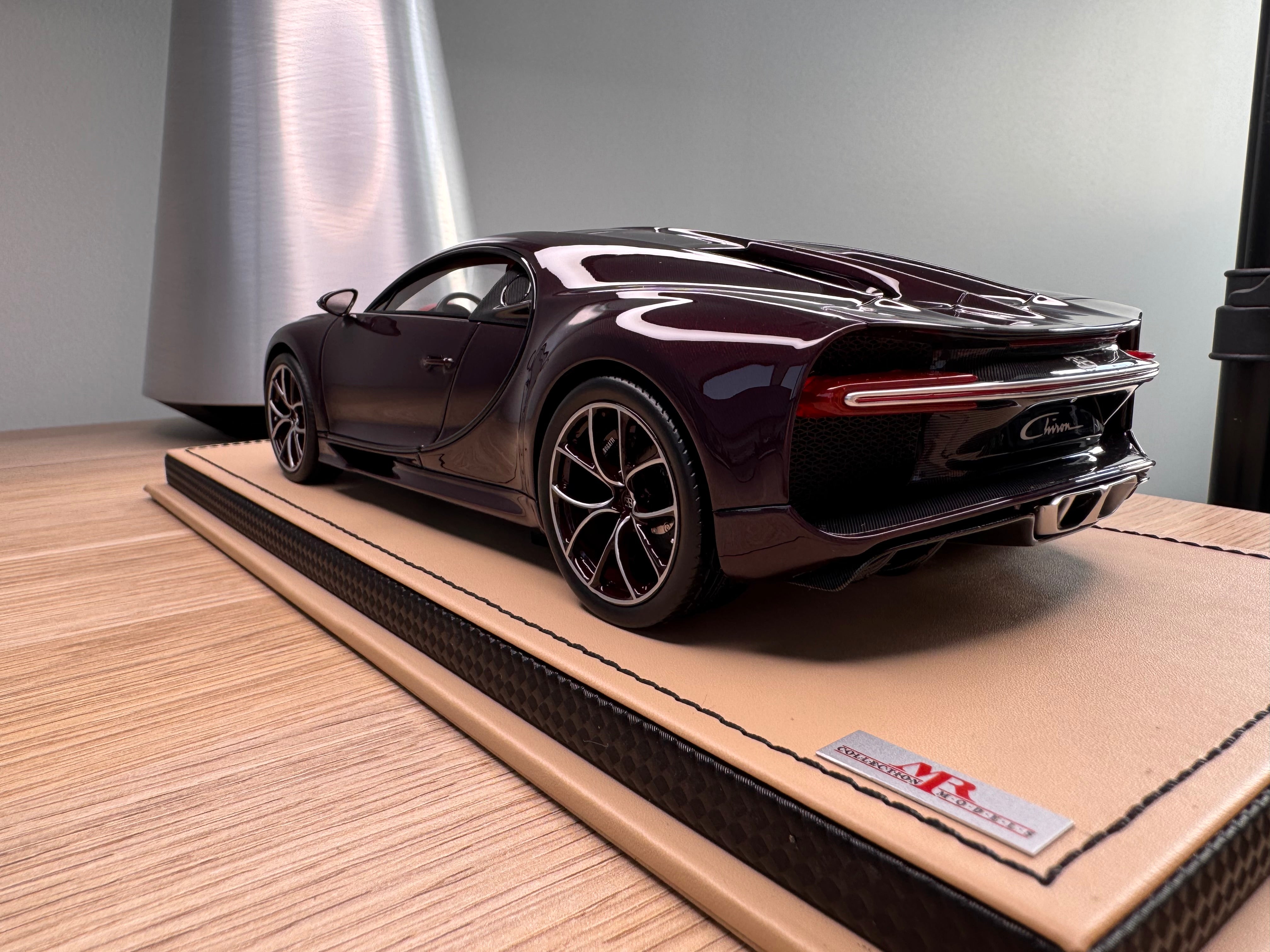 Bugatti Chiron Sky View - Red Carbon / Black - 1:18