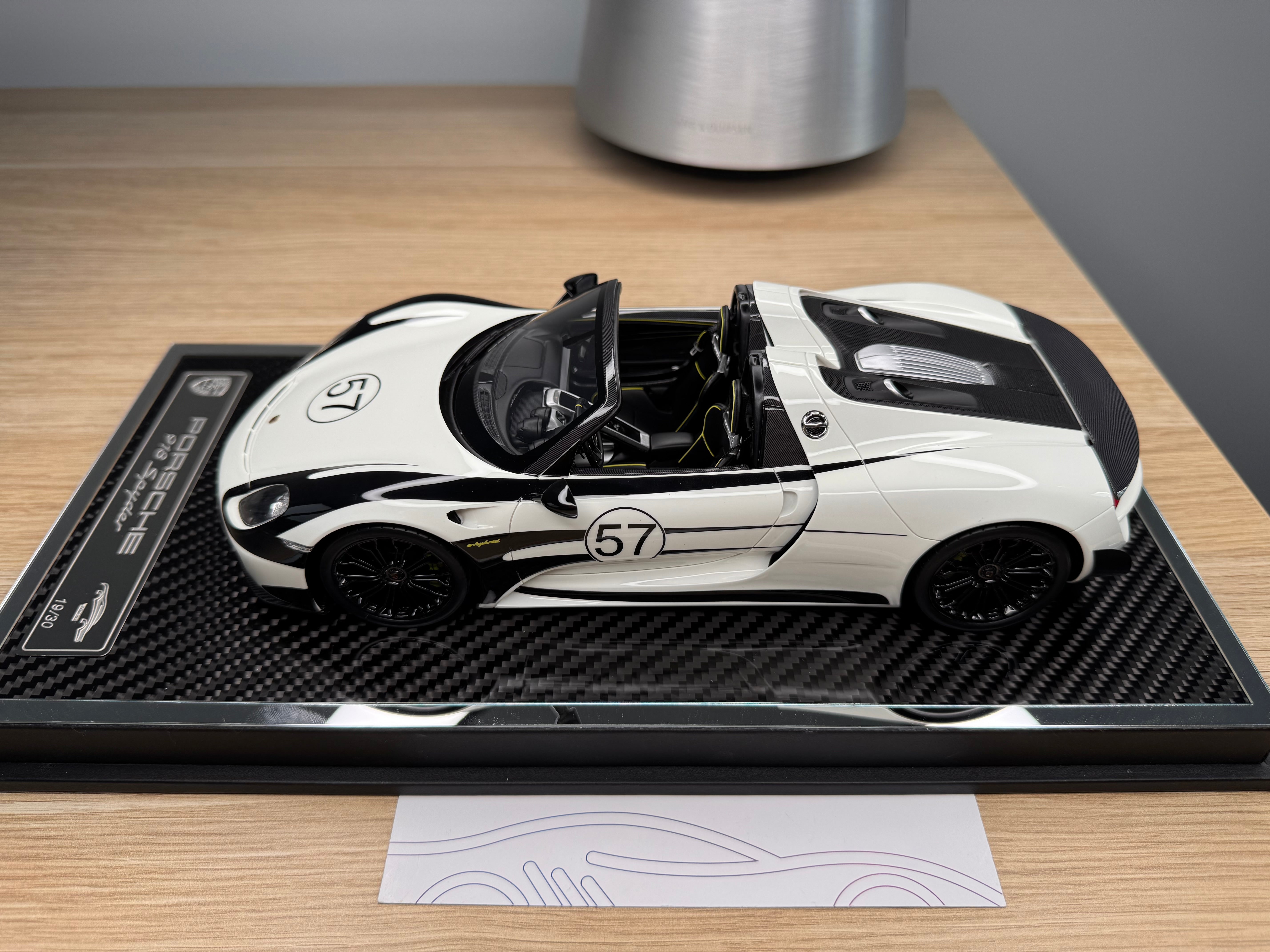 Porsche 918 Spyder - Luminous Green number 57 - 1:18