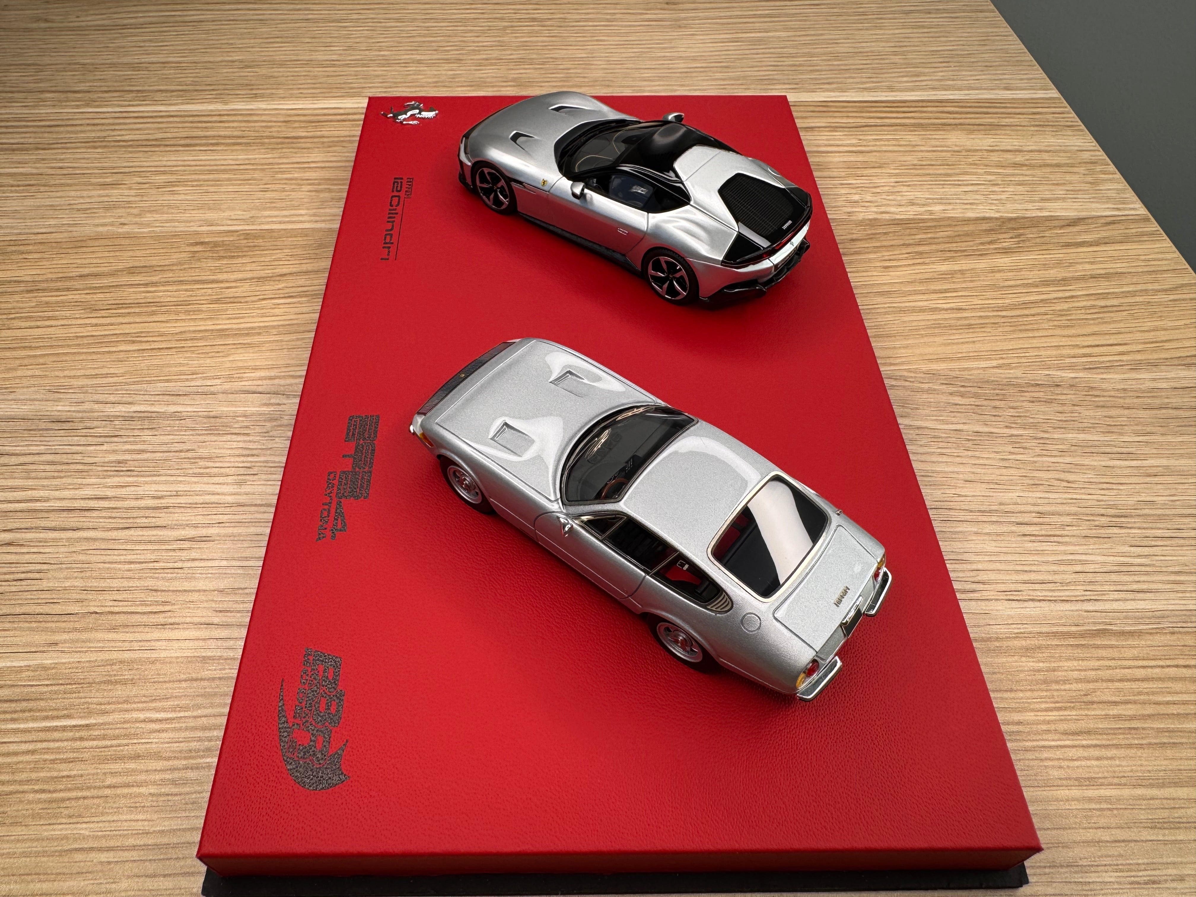 Ferrari 12Cilindri Coupe and Ferrari 365 GTB/4 Daytona - Nurburgring Silver - 1:18