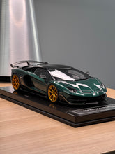 Load image into Gallery viewer, Lamborghini Aventador SVJ - Verde Hydra - 1:18
