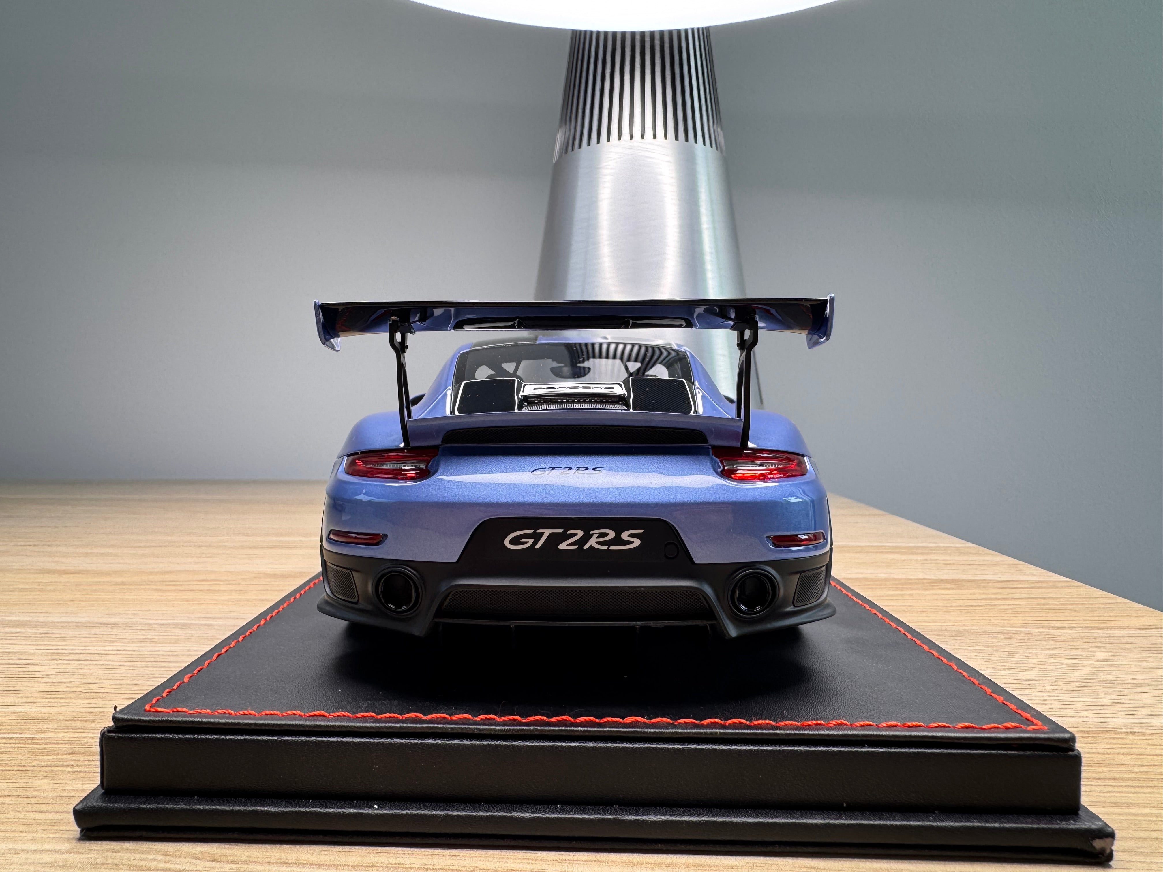 Porsche 911 GT2RS - PTS Gemini Metallic on black leather base - 1:18