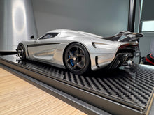 Load image into Gallery viewer, Koenigsegg Regera - Moon Silver with carbon wheels - 1:18
