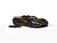 Load image into Gallery viewer, Koenigsegg Agera S - Hundra carbon gold OPEN PARTS - 1:18
