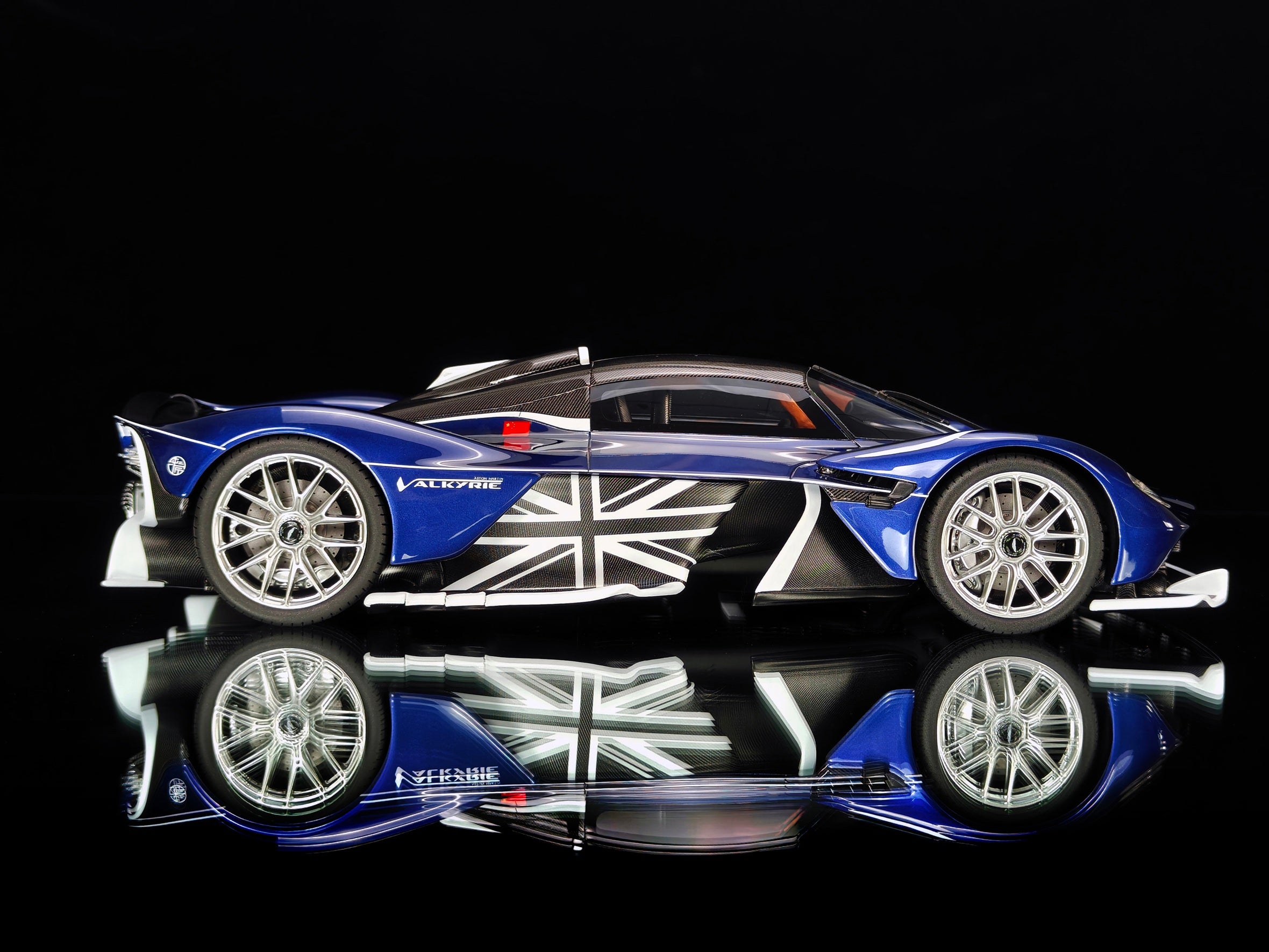 Aston Martin Valkyrie - Sabiro Blue - 1:18