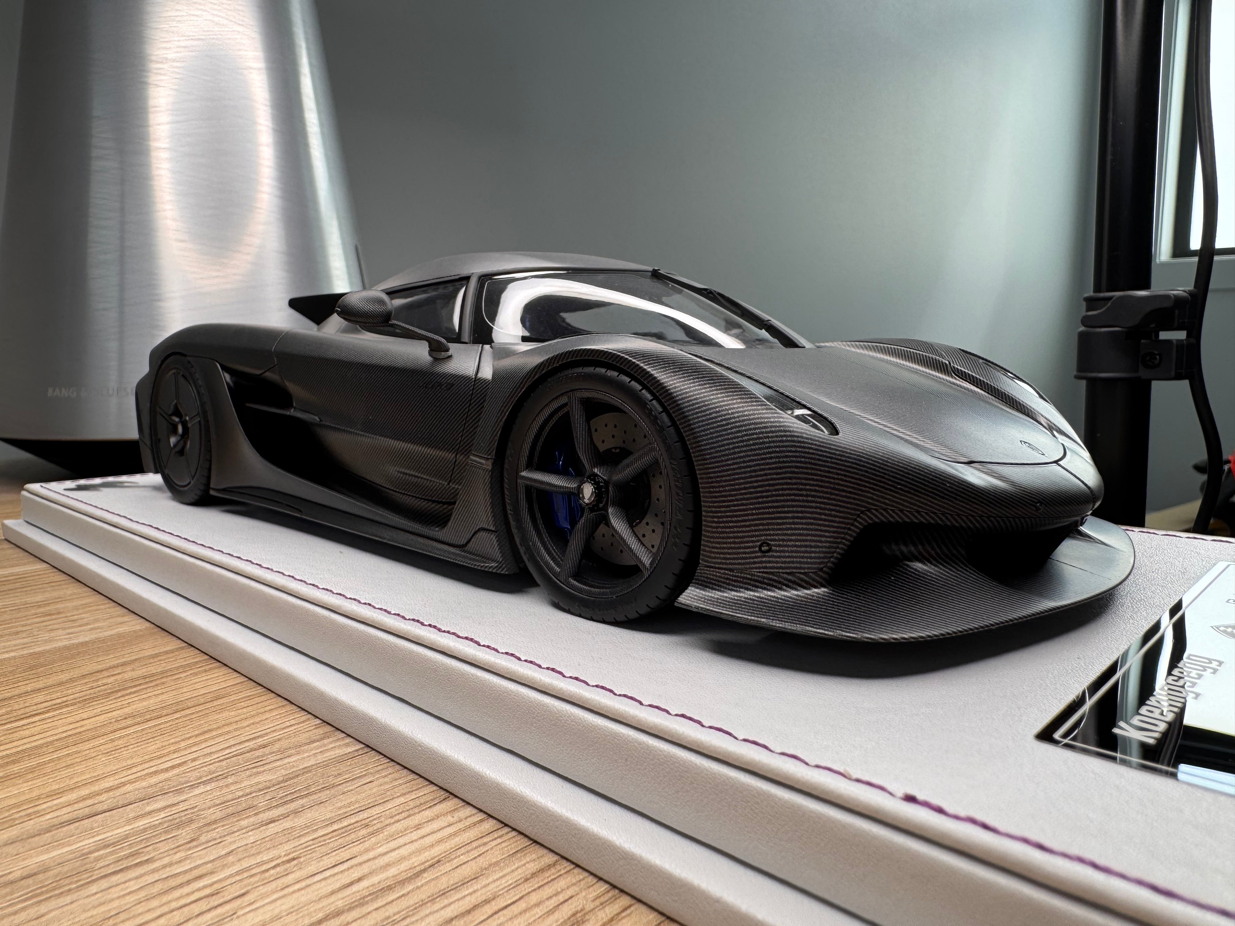 Koenigsegg Jesko Absolut 7289 PMC Special Project - naked carbon - 1:18