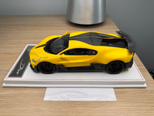 Load image into Gallery viewer, Bugatti Divo - Jaune Molsheim (matte) - 1:18
