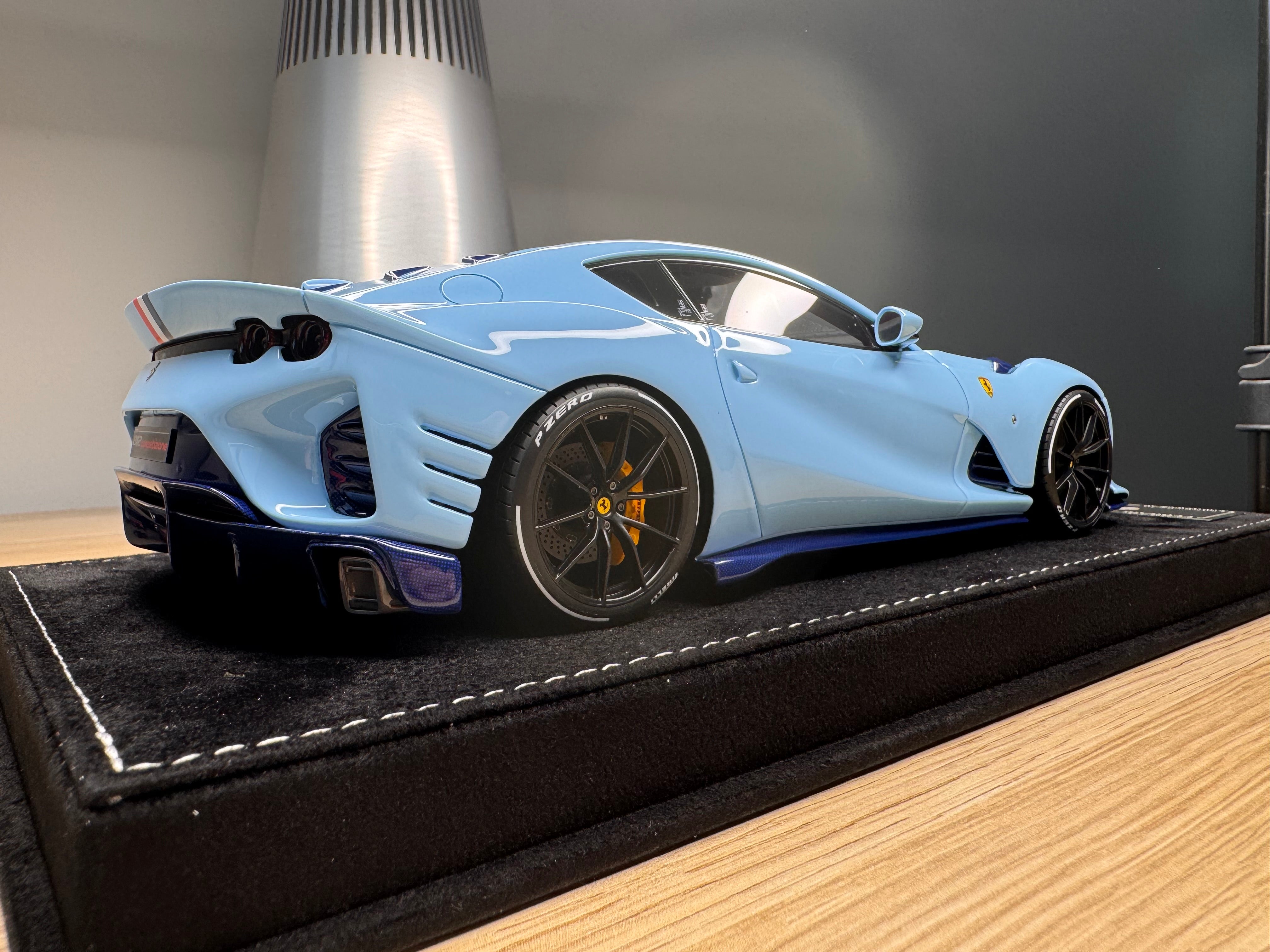 Ferrari 812 Competizione - Azzurro La Plata - 1:18