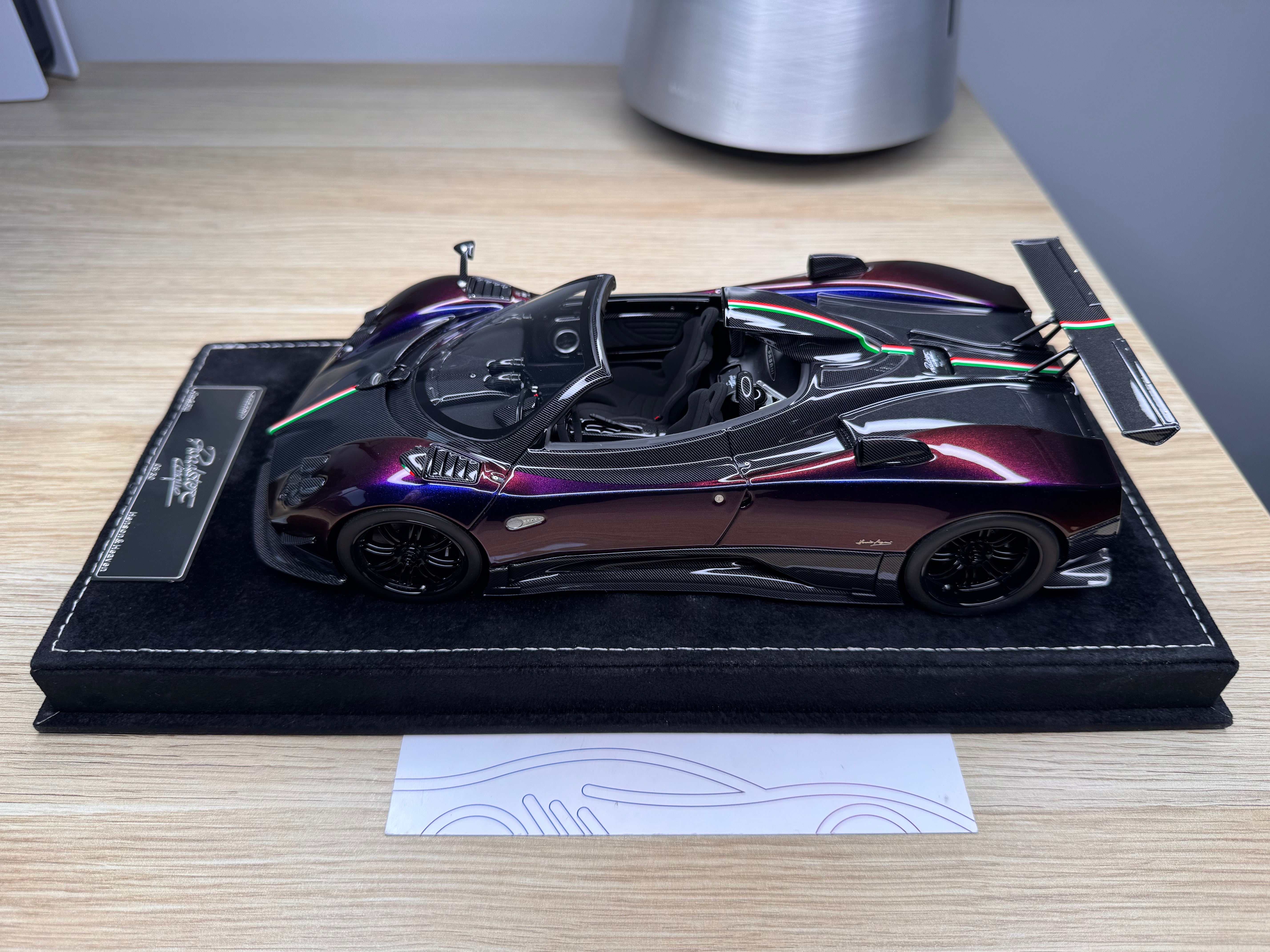 Pagani Zonda Cinque Roadster - Chameleon Purple / Carbon - 1:18