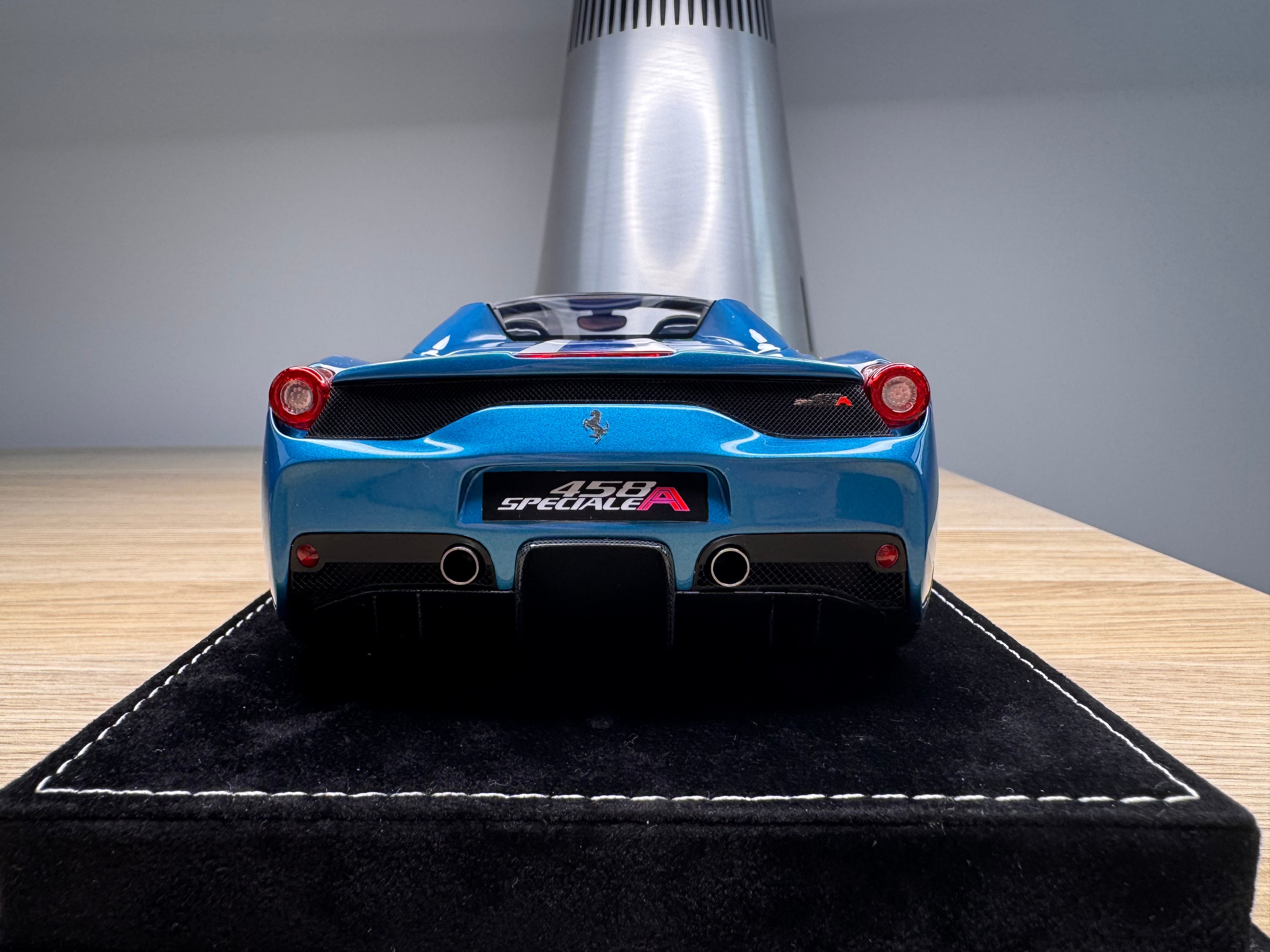 Ferrari 458 Speciale Aperta - Artemis Green / Blue - 1:18