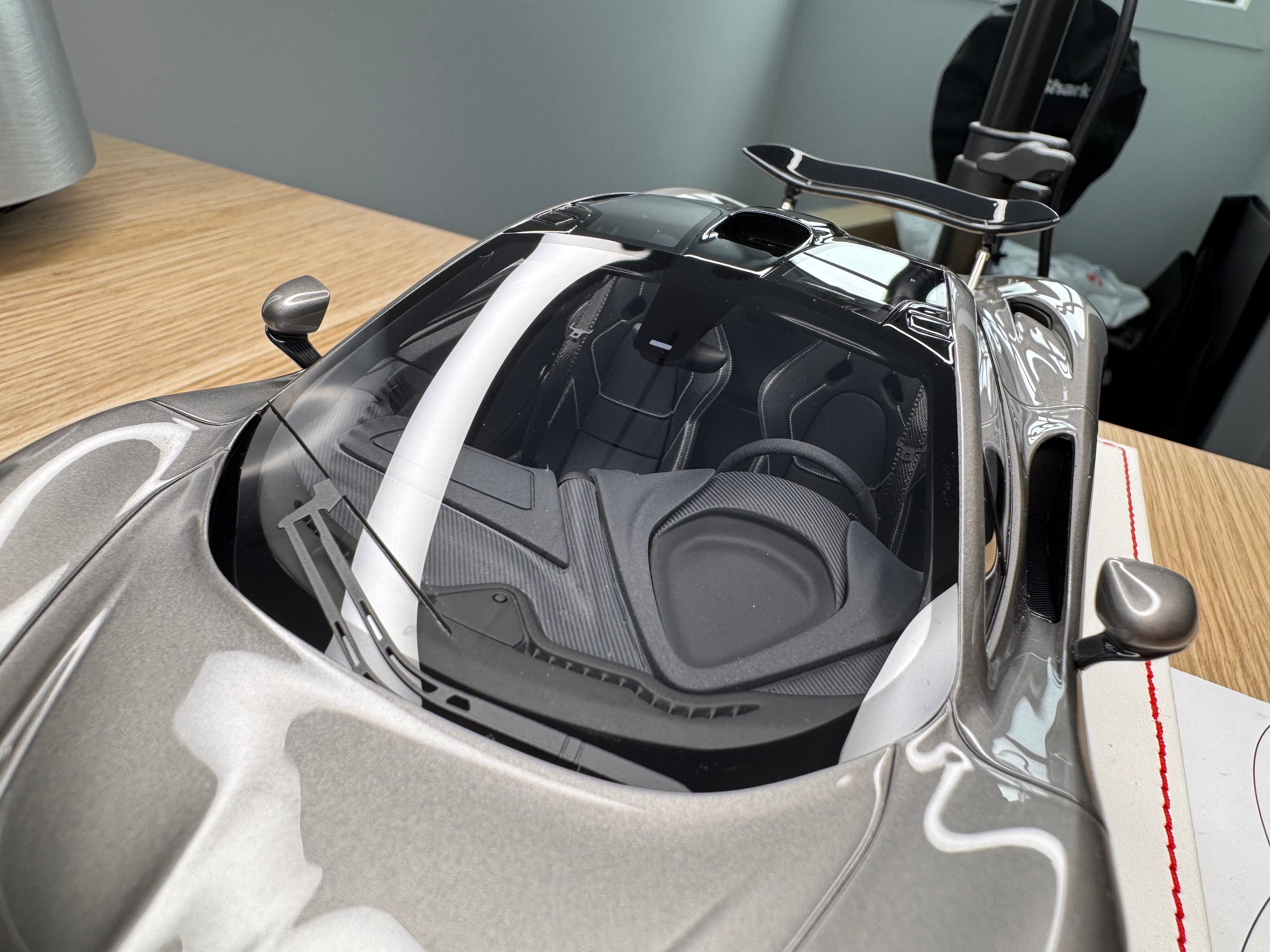 McLaren P1 - Sarthe Grey - 1:18