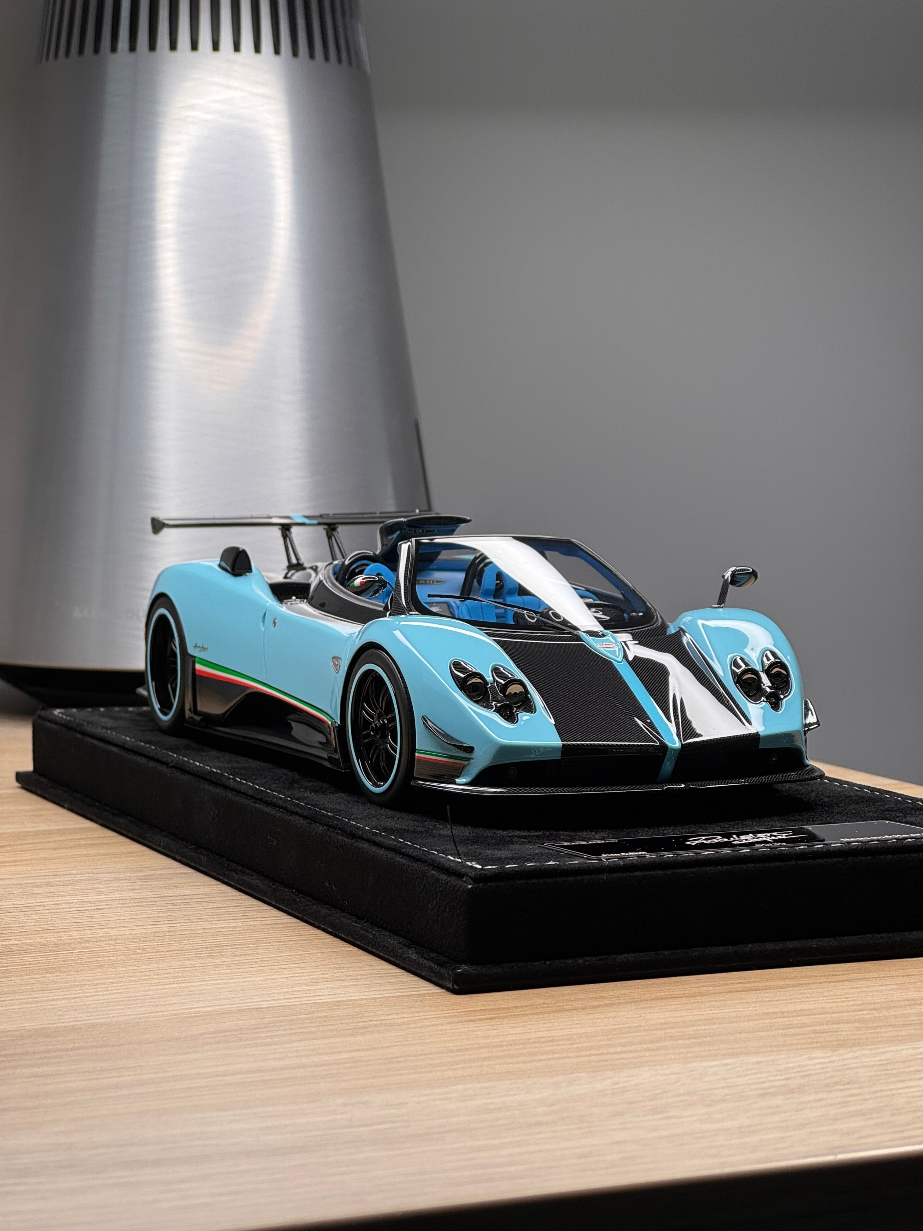 Pagani Zonda Cinque Roadster - Tiffany Carbon - 1:18