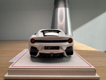 Load image into Gallery viewer, Ferrari F12tdf - Fuji White - 1:18
