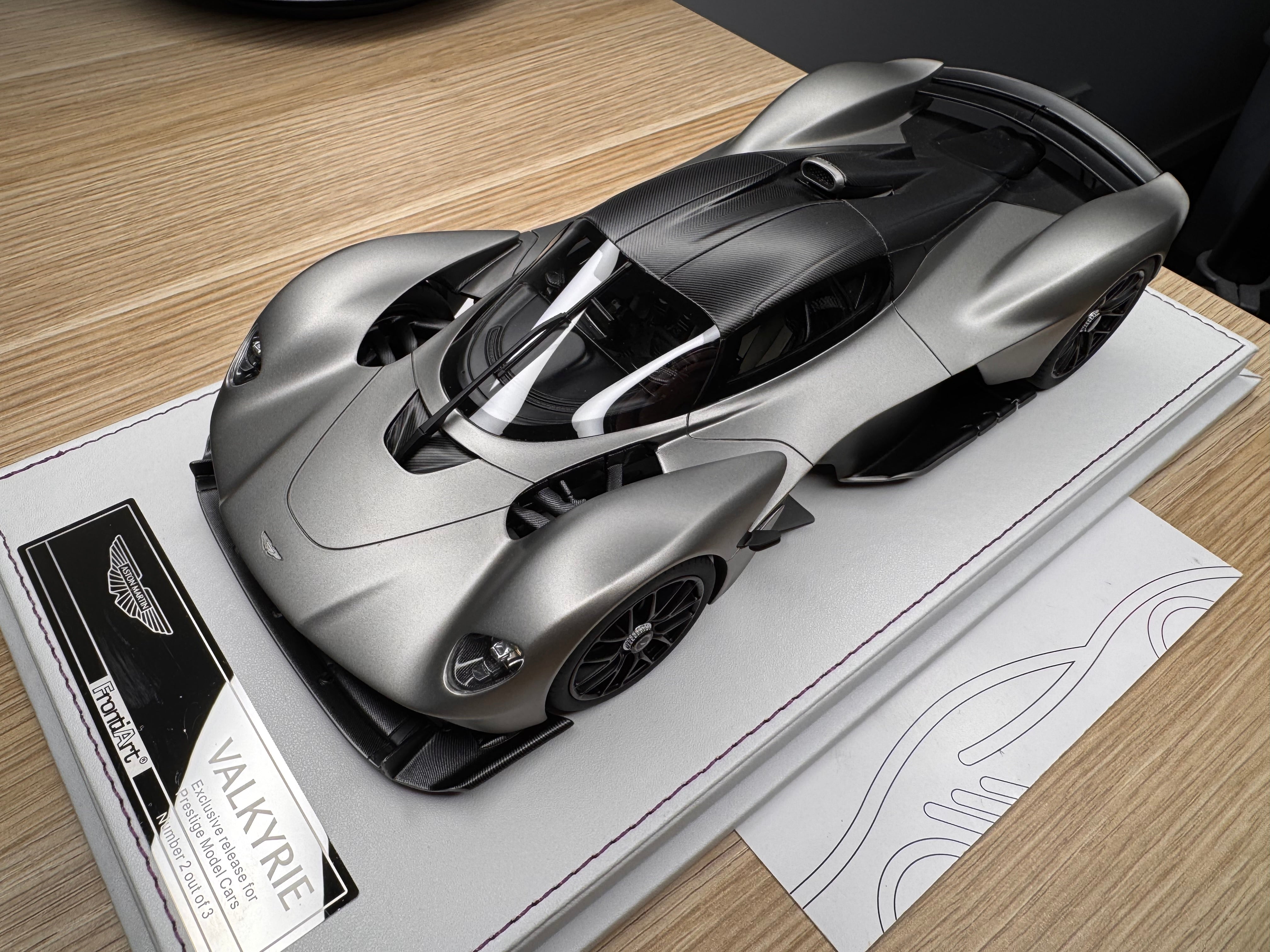 Aston Martin Valkyrie - Satin Scintilla Silver - 1:18