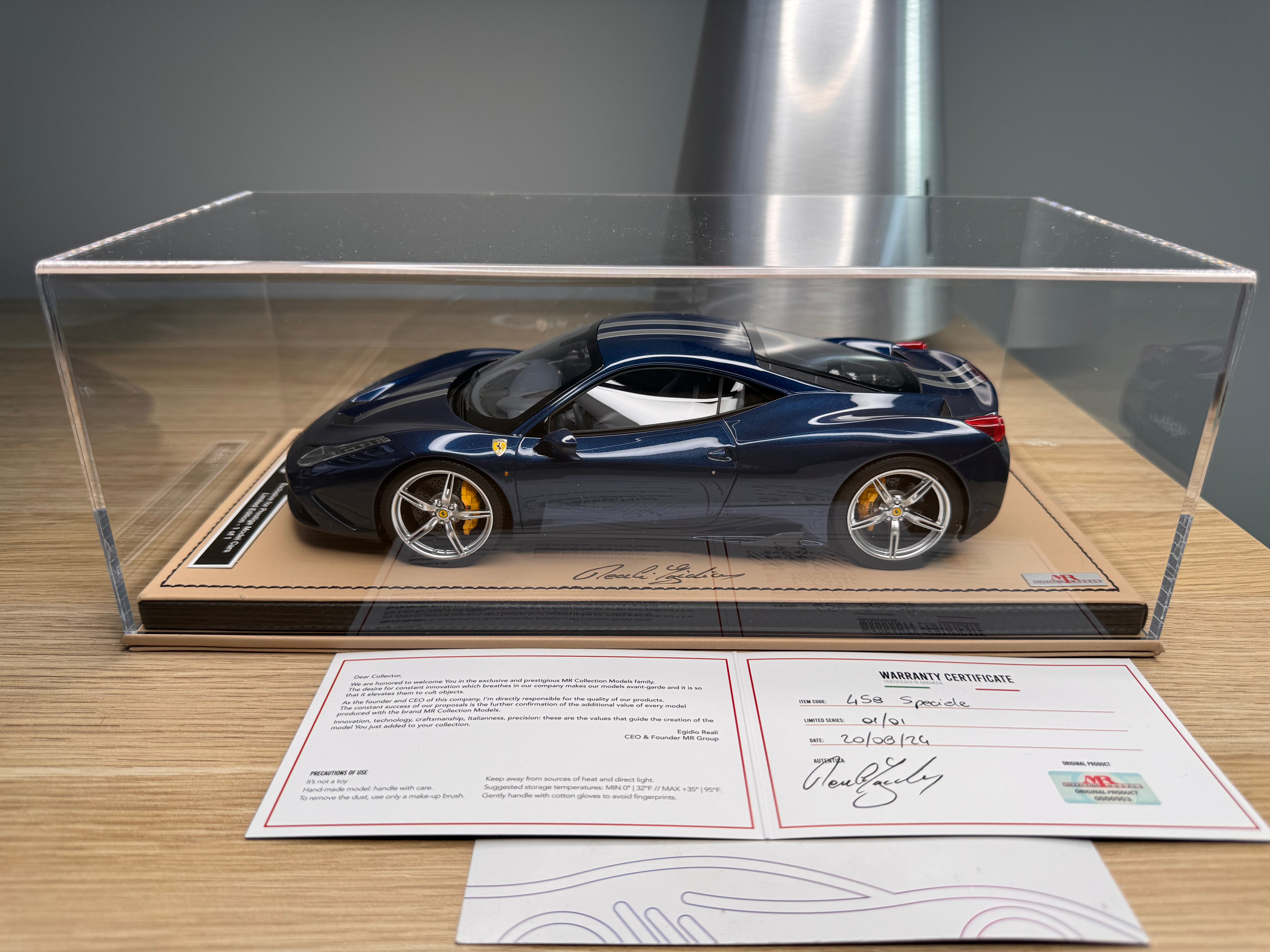 Ferrari 458 Speciale - Blue Tour de France 1 of 1 - 1:18