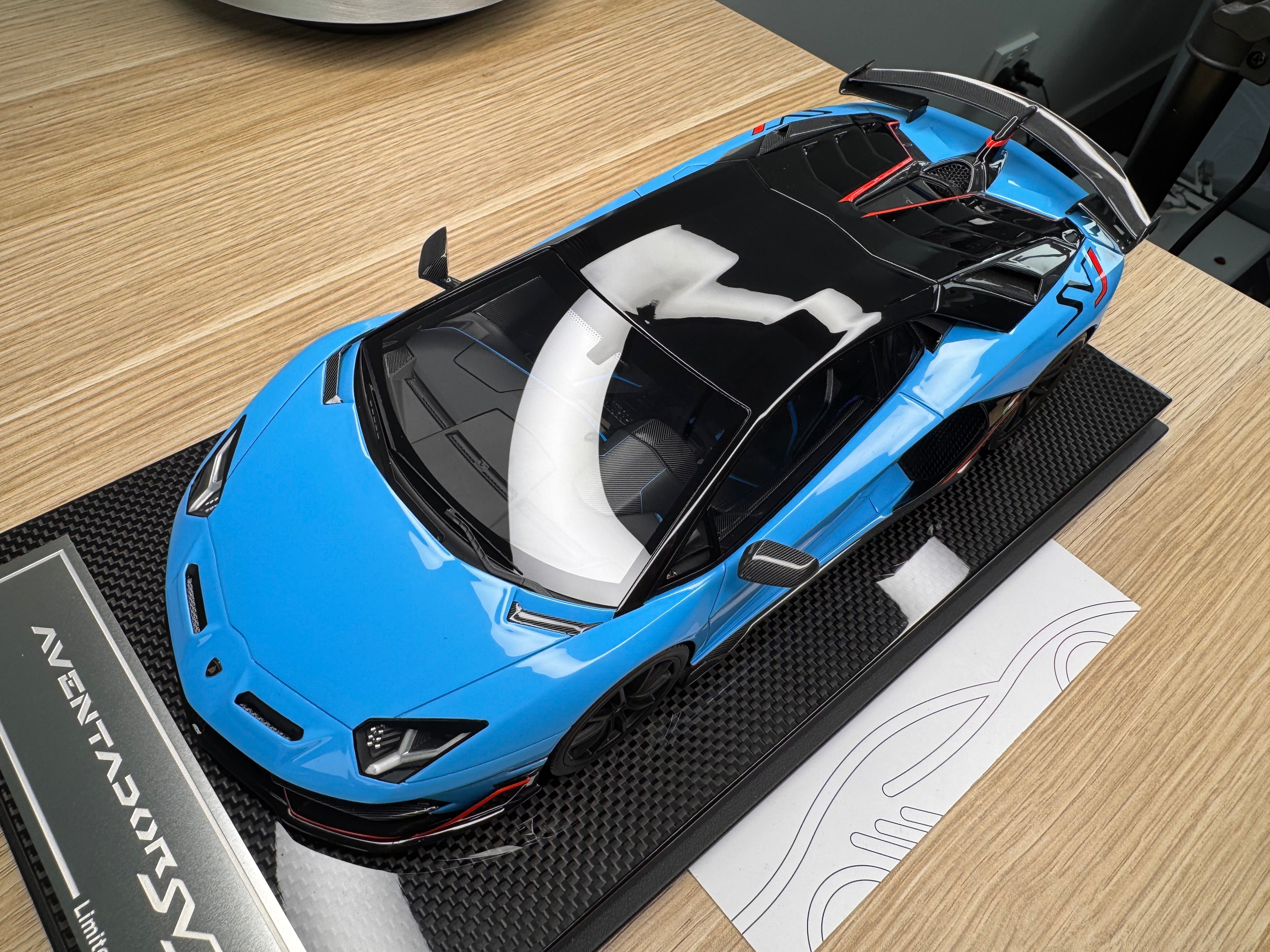 Lamborghini Aventador SVJ - Azzurro Flake / Red Stripe - 1:18