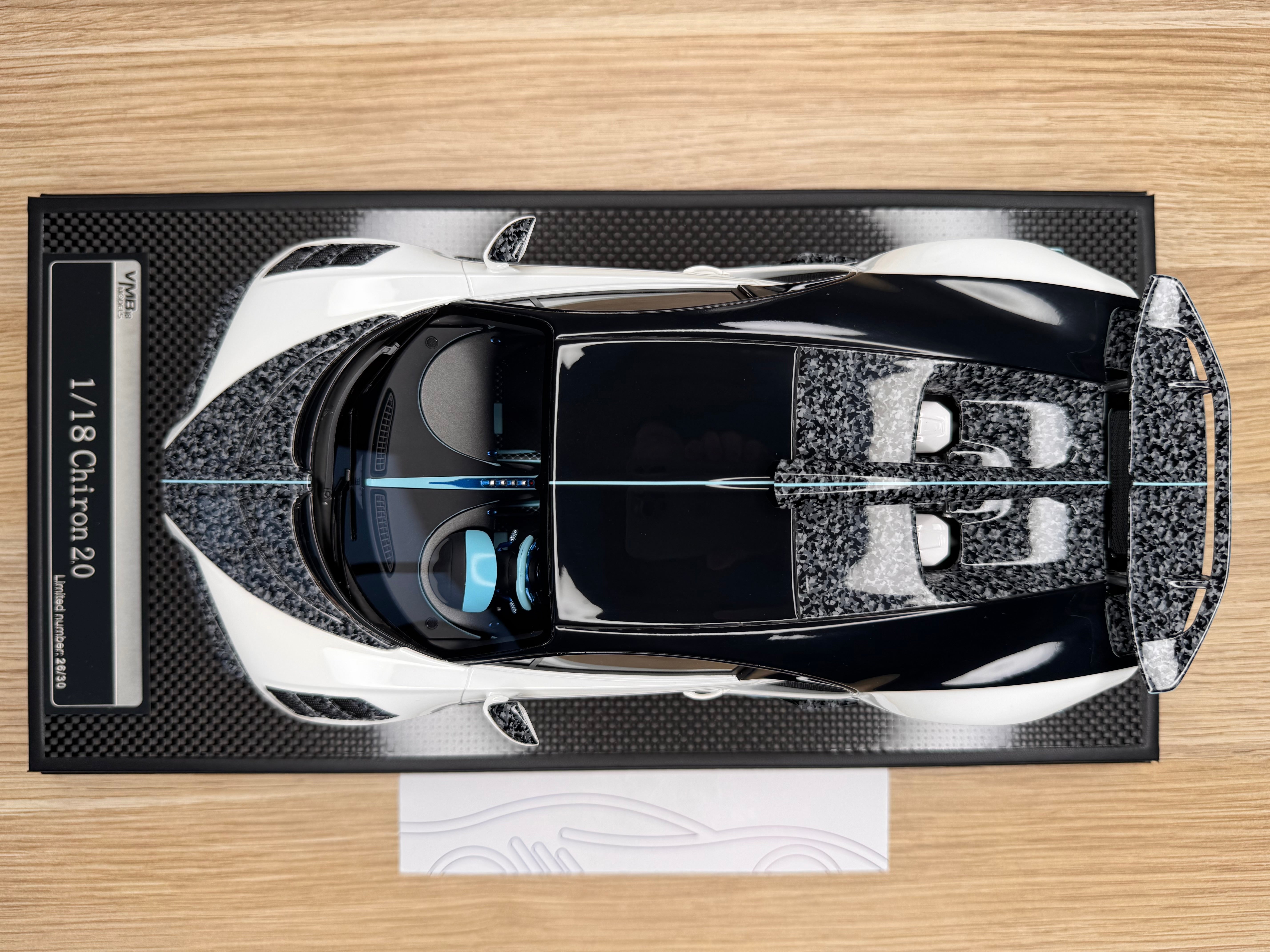 Bugatti Chiron 2.0 White with Luminous Blue - 1:18