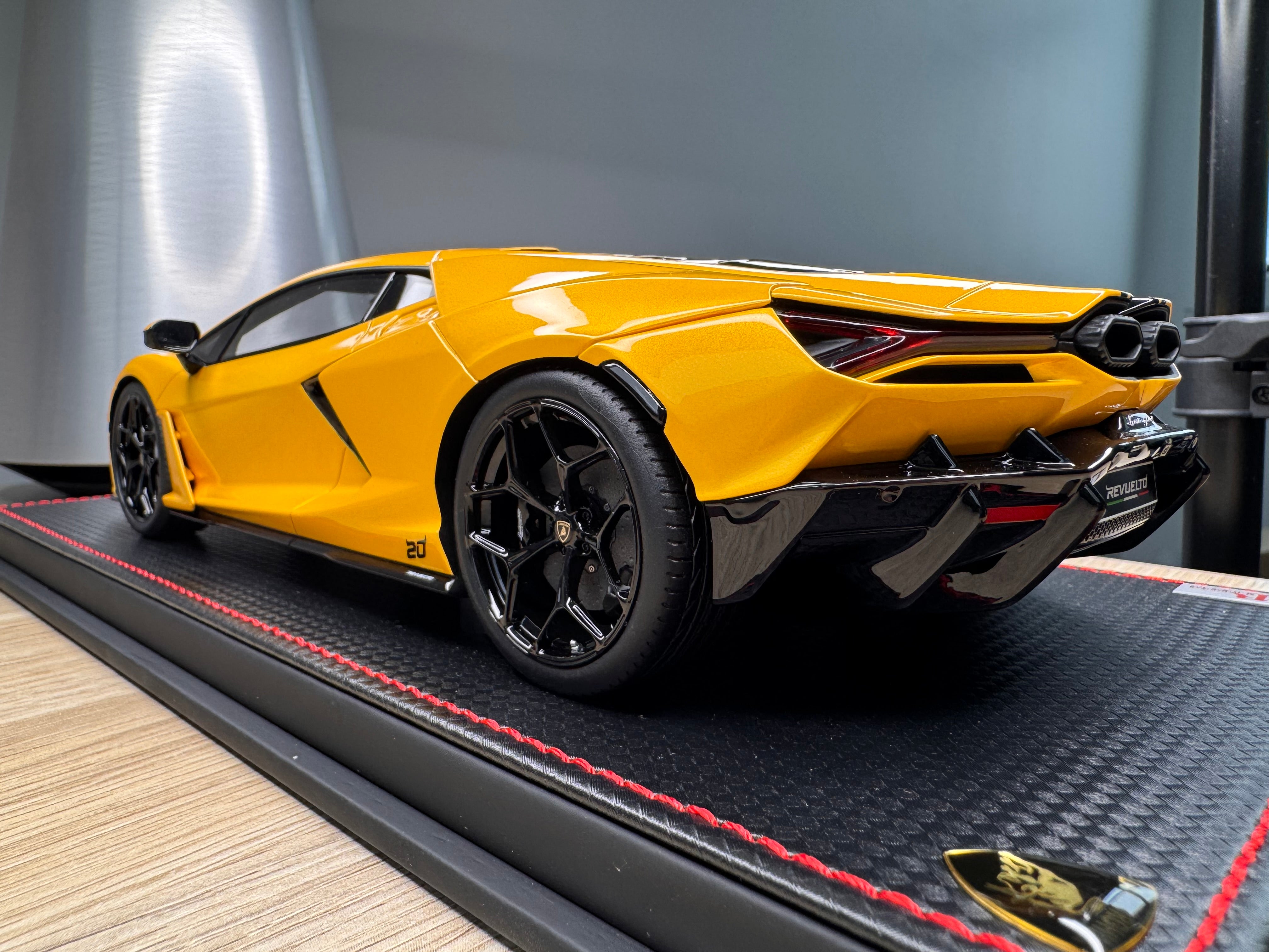 Lamborghini Revuelto - 20th Anniversario China Giallo Inti LE99 - 1:18