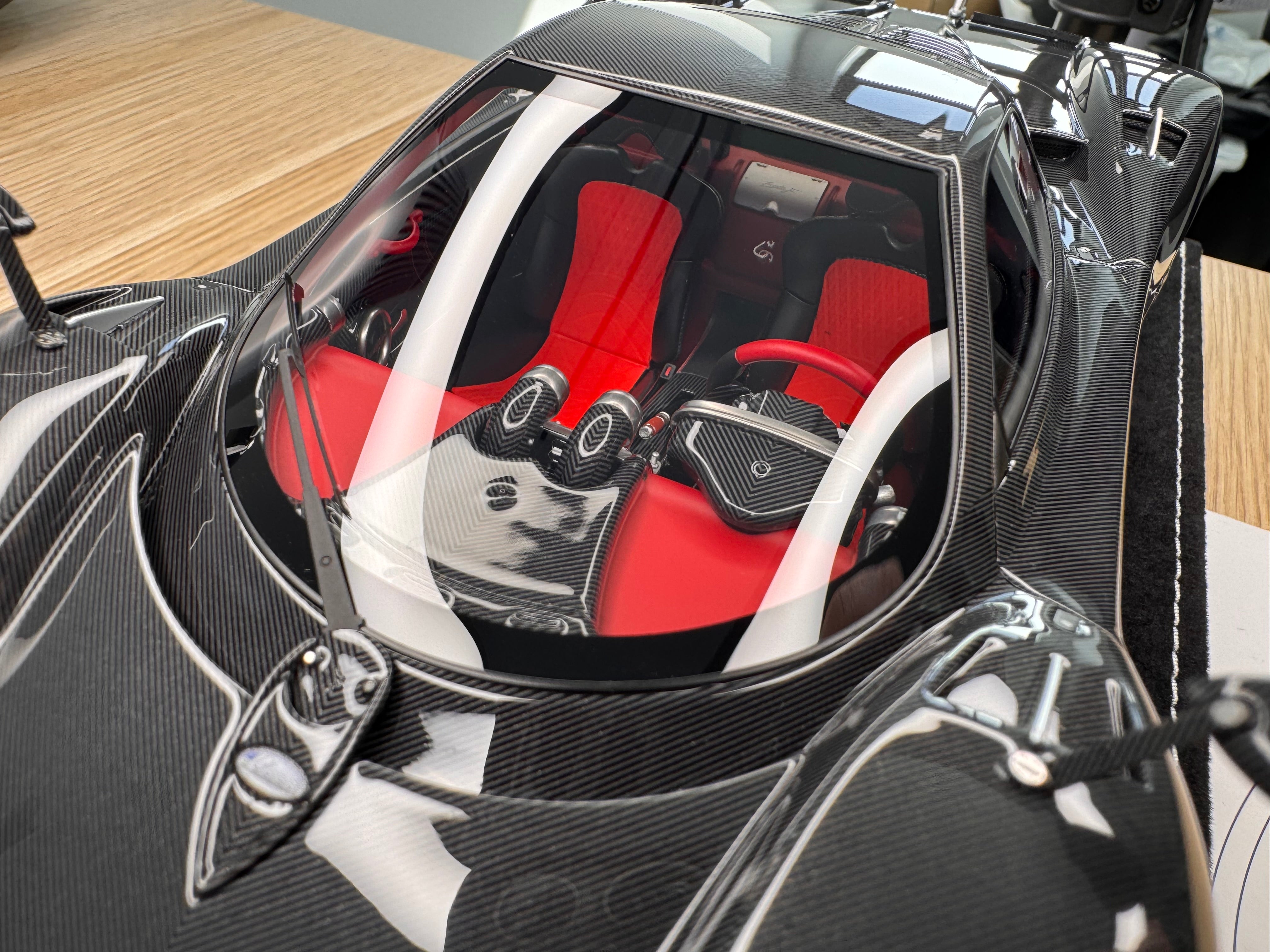Pagani Zonda F hard top - Black Carbon - 1:18