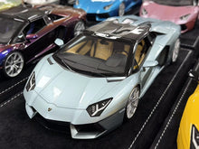 Load image into Gallery viewer, Lamborghini Aventador LP700-4 Roadster - select colour - 1:18
