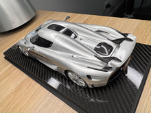 Load image into Gallery viewer, Koenigsegg Regera - Moon Silver with silver wheels - 1:18
