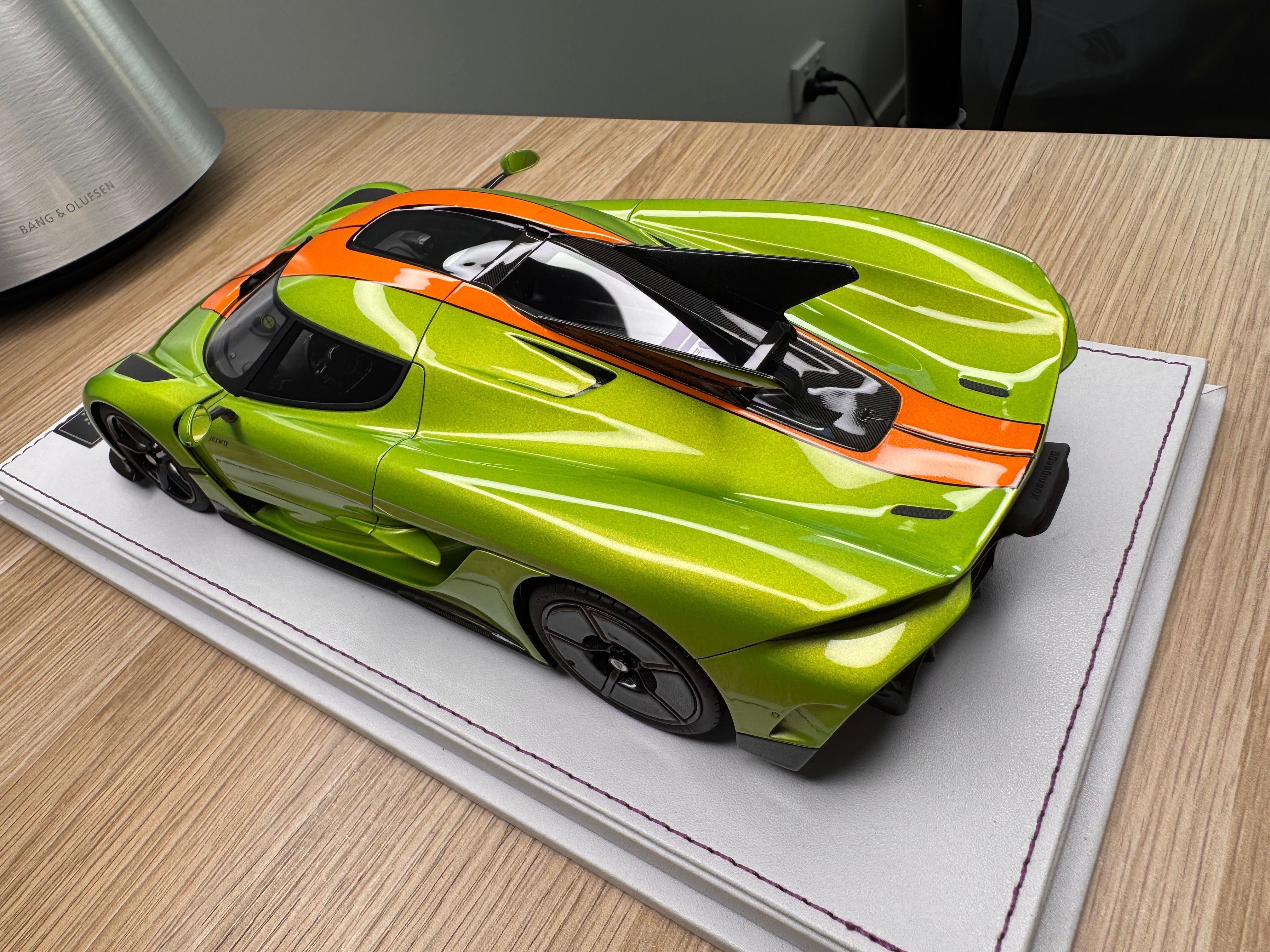 Koenigsegg Jesko Absolut 7373 PMC Special Project - Jesko Green - 1:18