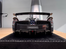 Load image into Gallery viewer, Pagani Huayra Roadster Tempesta - matte black / carbon - 1:18
