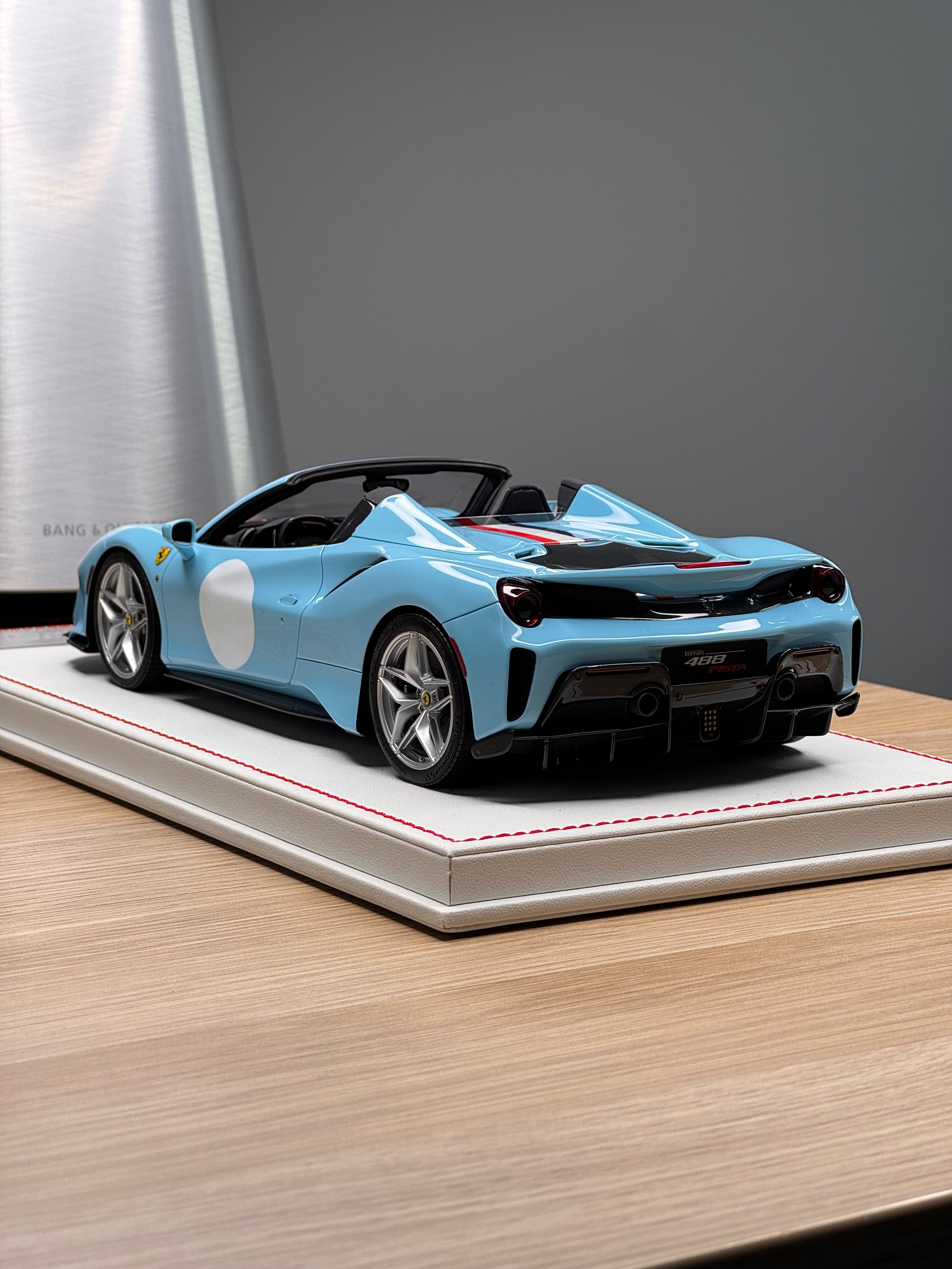 Ferrari 488 Pista Spider - Azzurro Laplata - 1:18